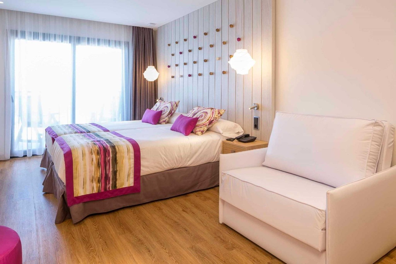 Double Single Pool View