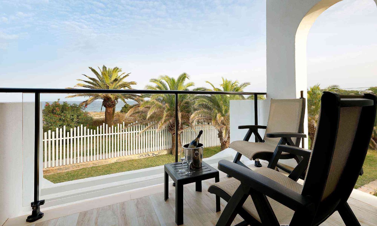 Double Single Sea Front