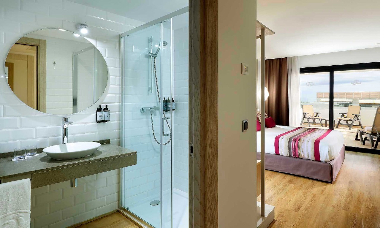 Double Single with Jacuzzi