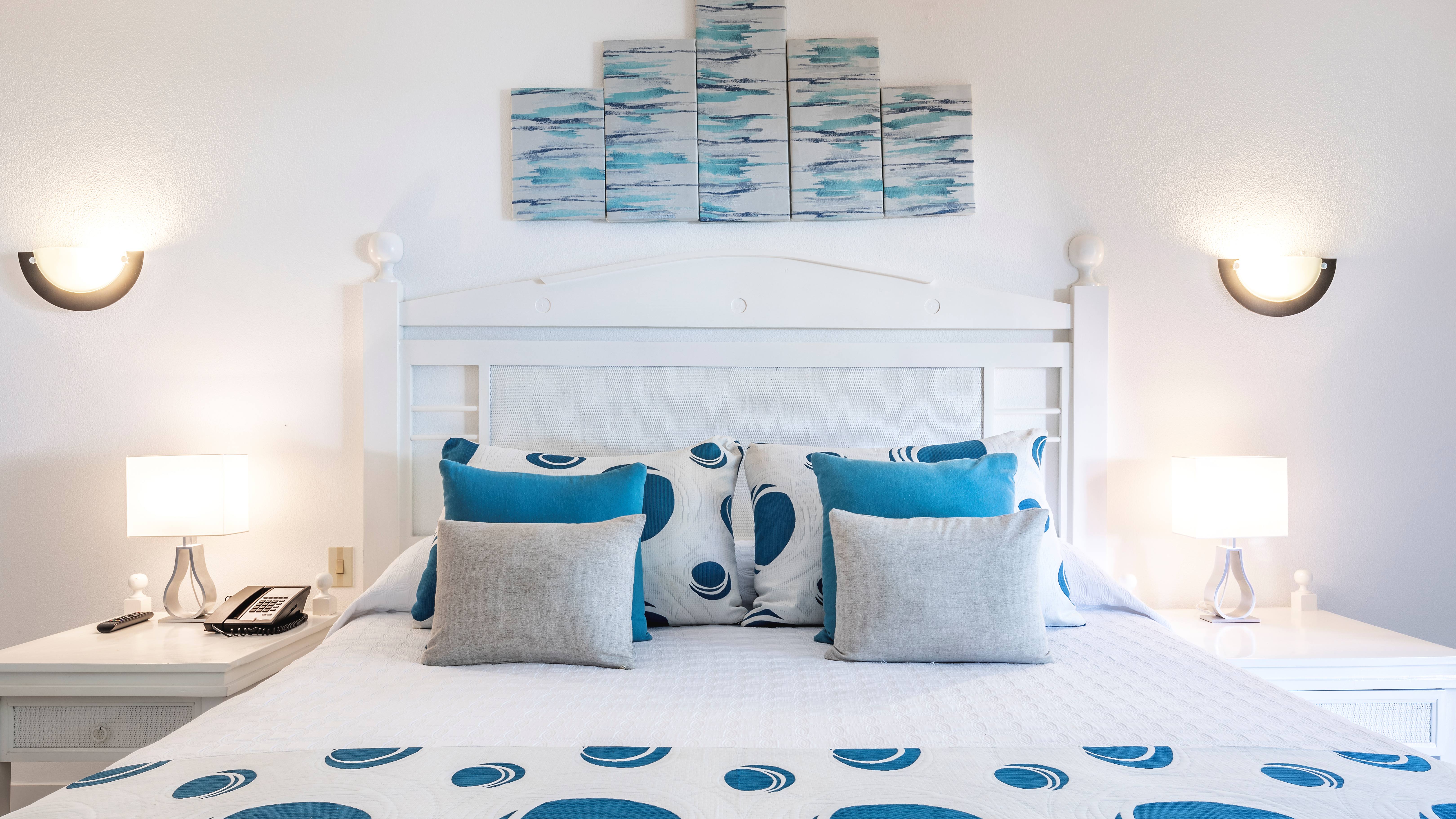 Suite Partial Ocean View One Bedroom