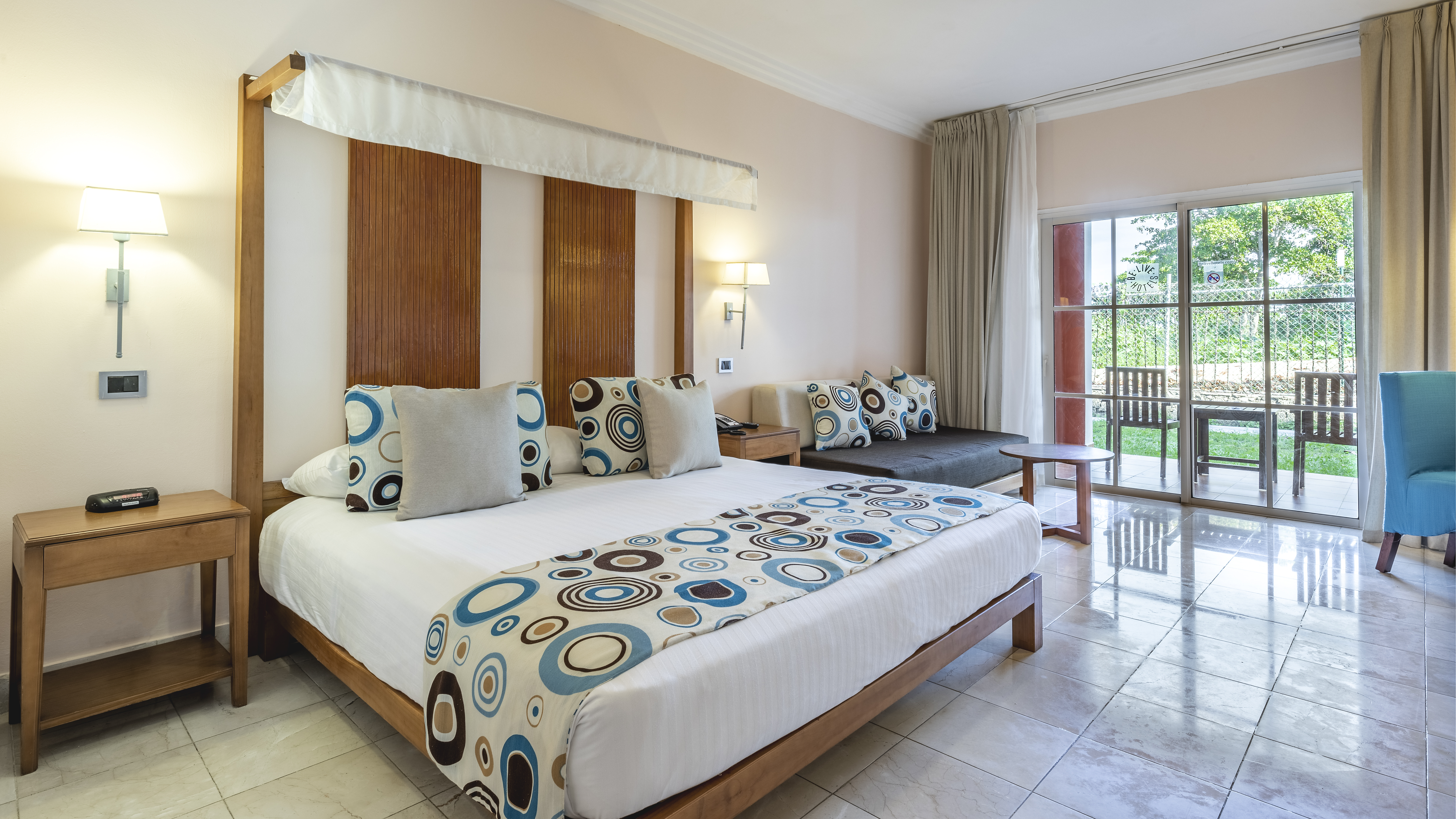 Double Garden View King Bed