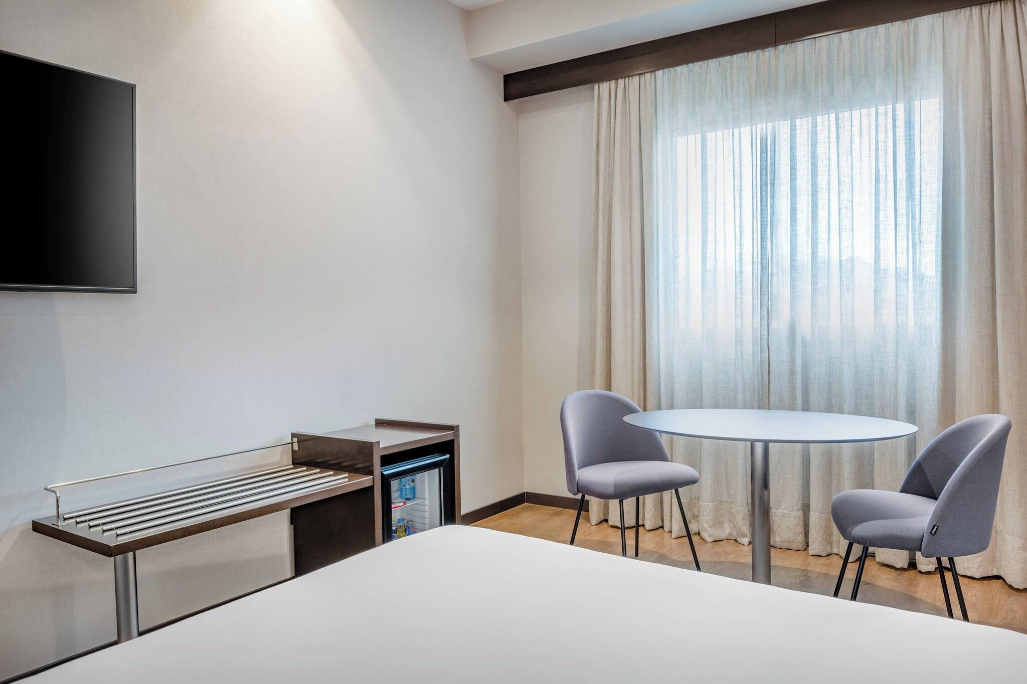 Double Queen Size Bed