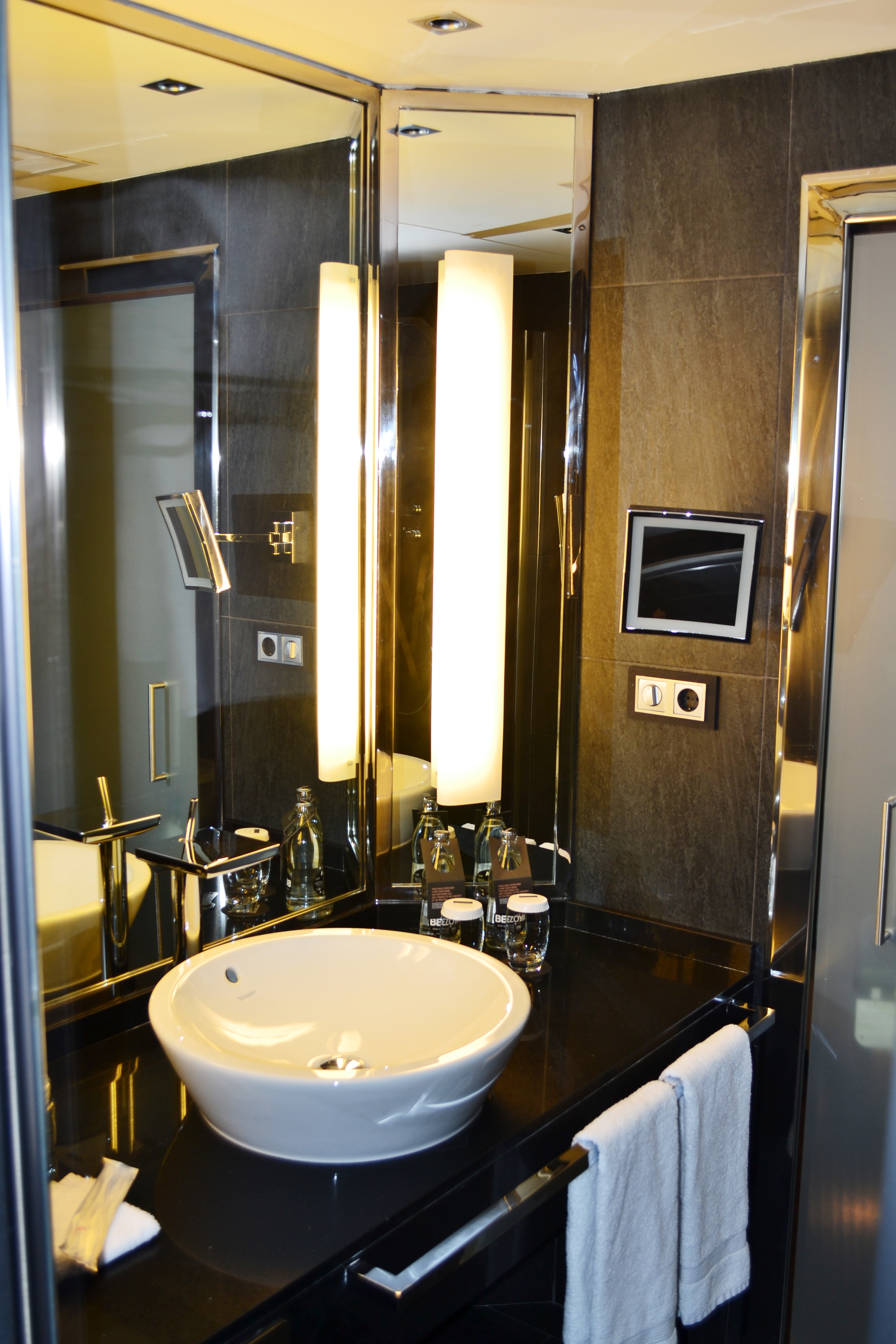 Double Classic Double Bed