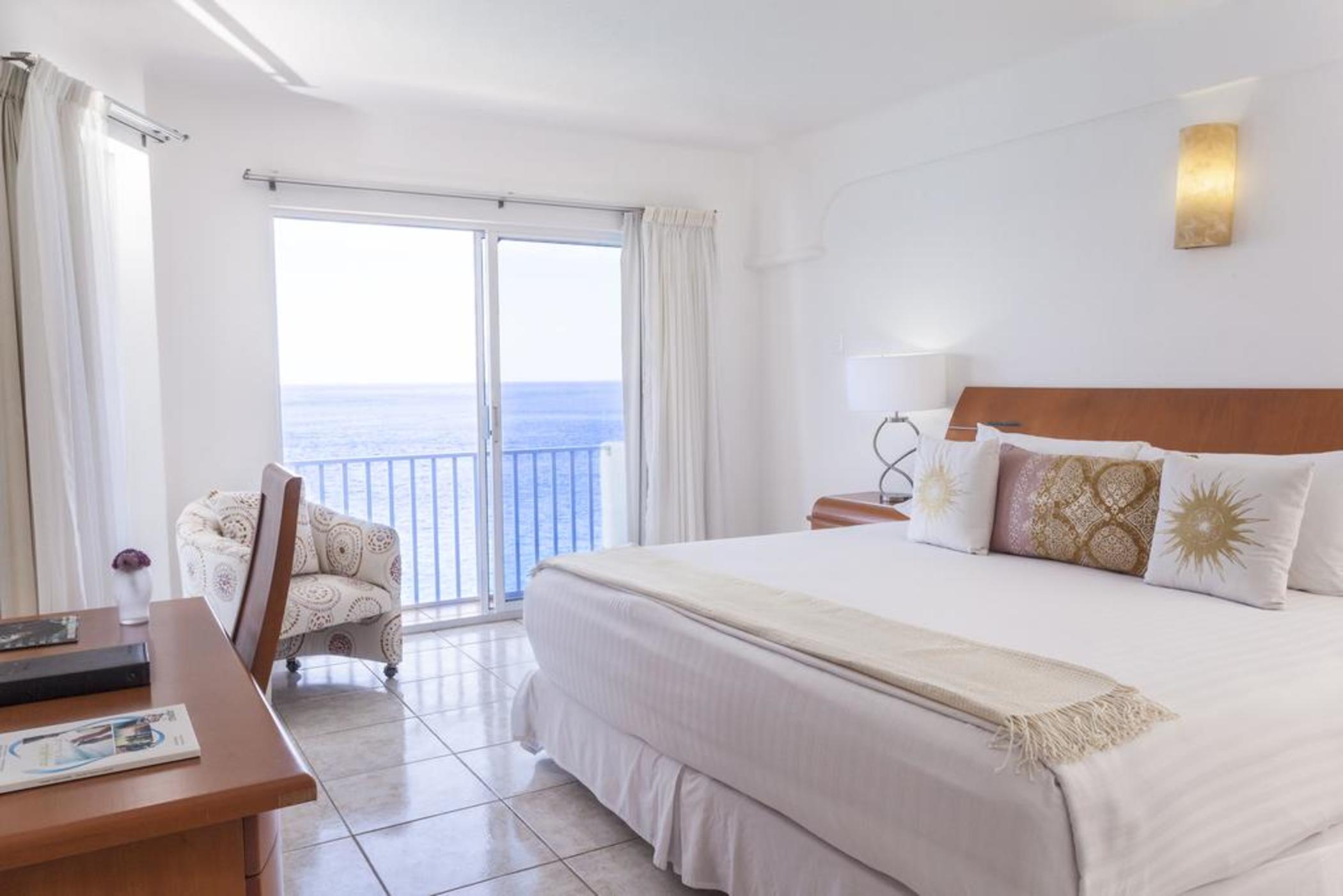 Single Superior with Views