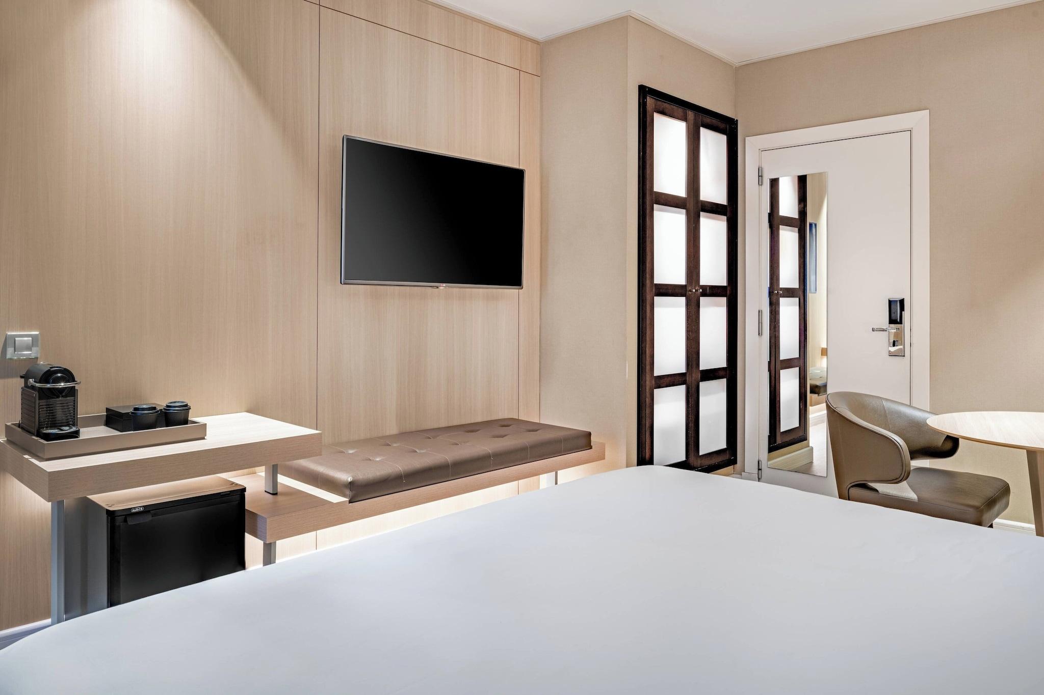 Double Superior King Bed