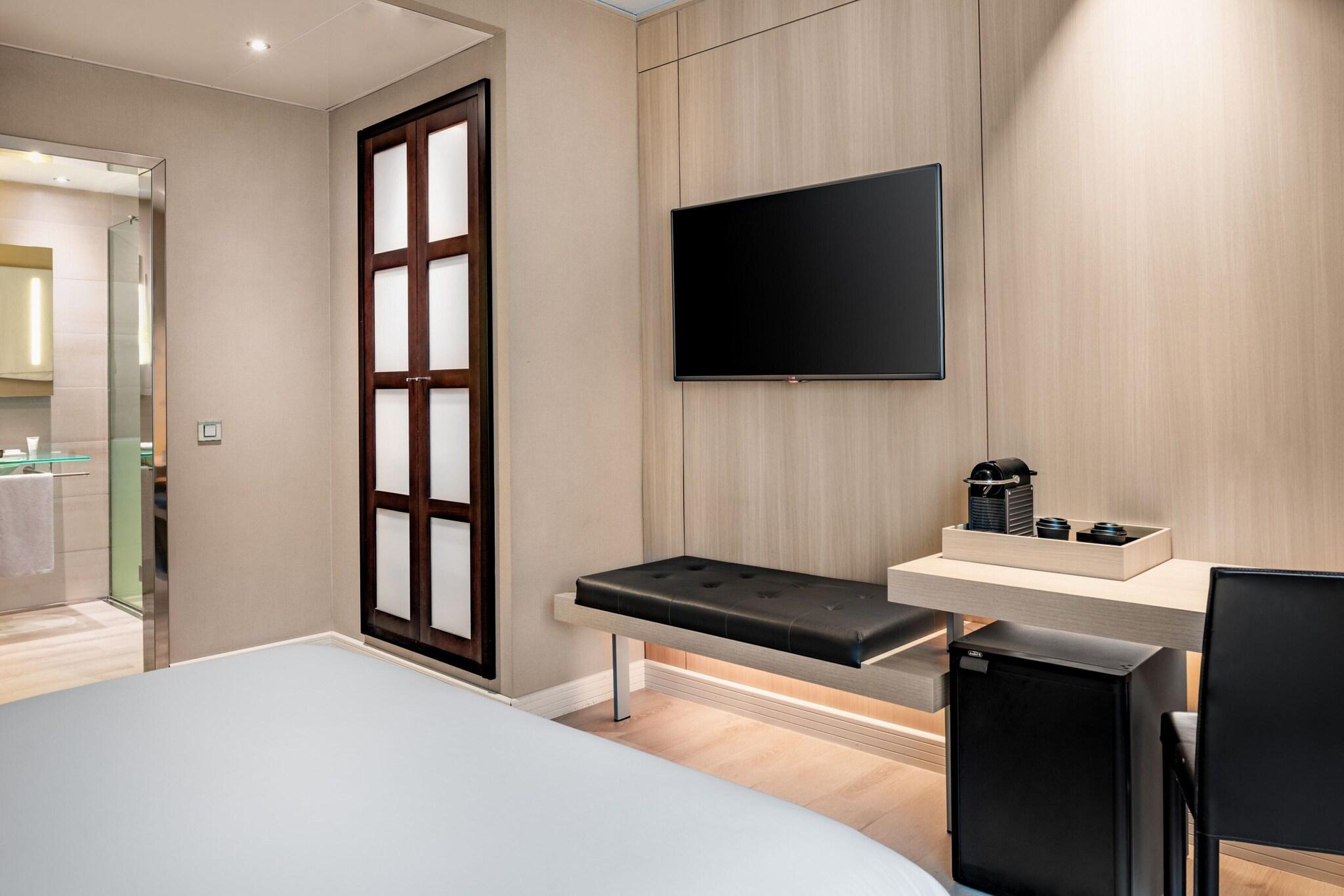 Double Queen Size Bed