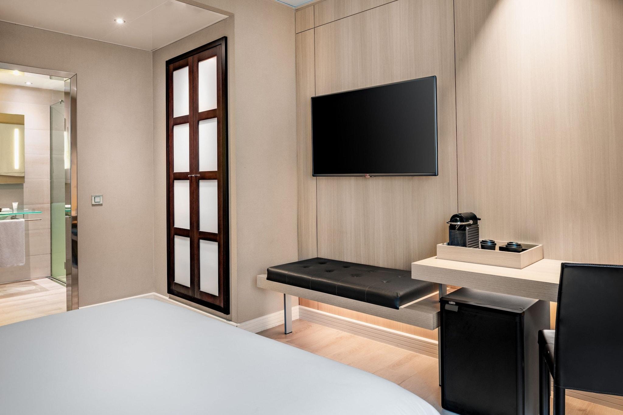 Double Queen Size Bed