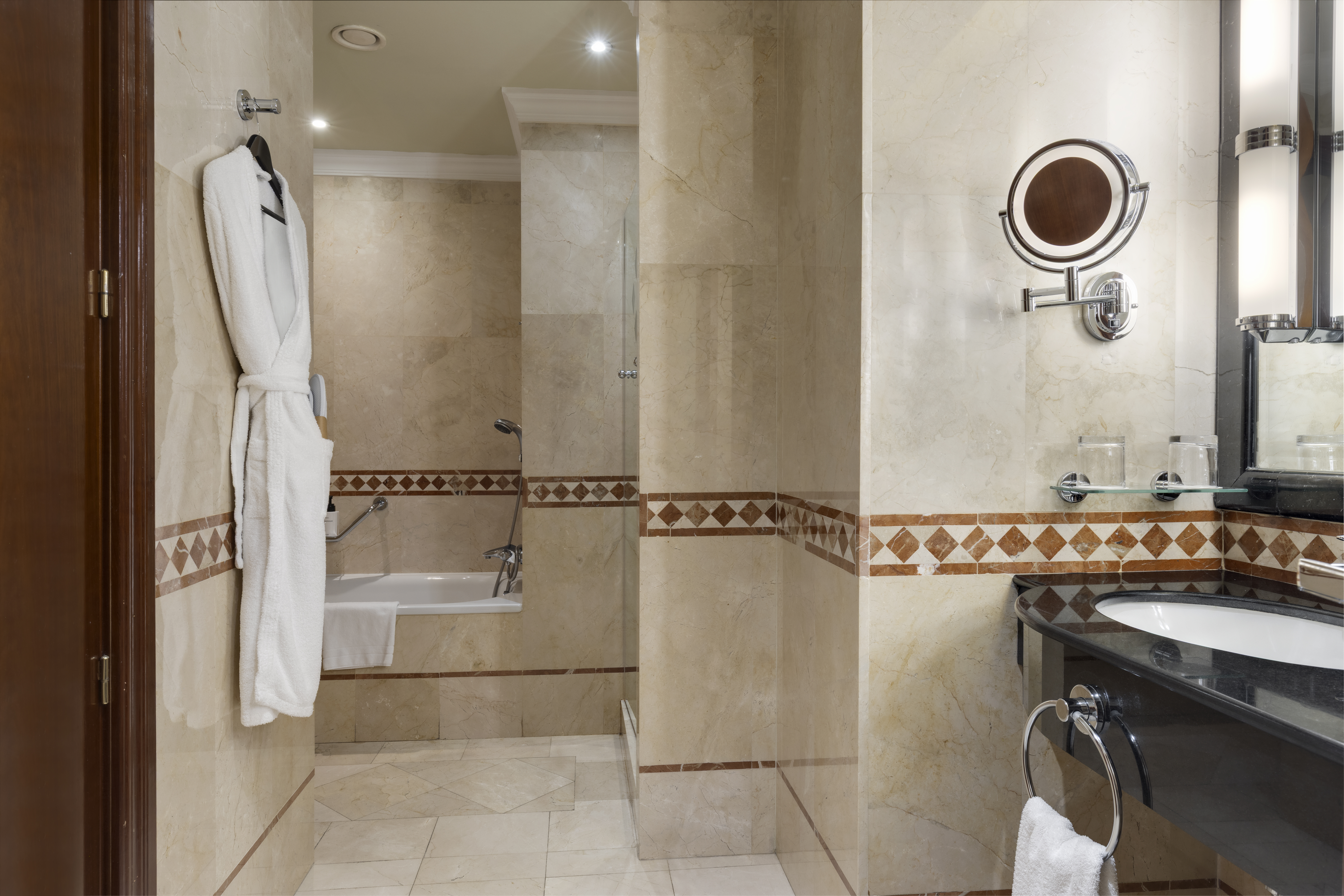 Double Classic Queen Bed