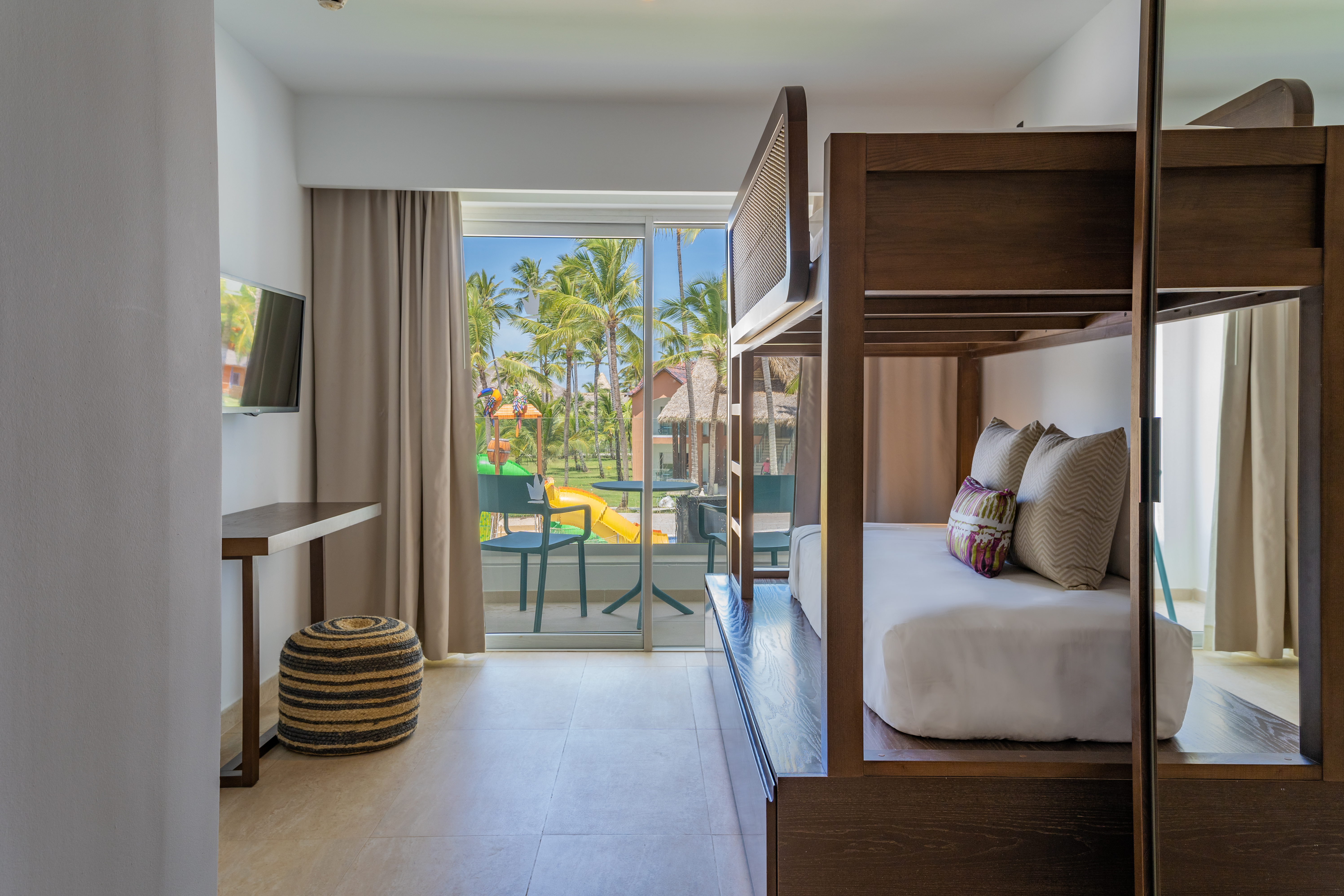 Family Room Capacity 2