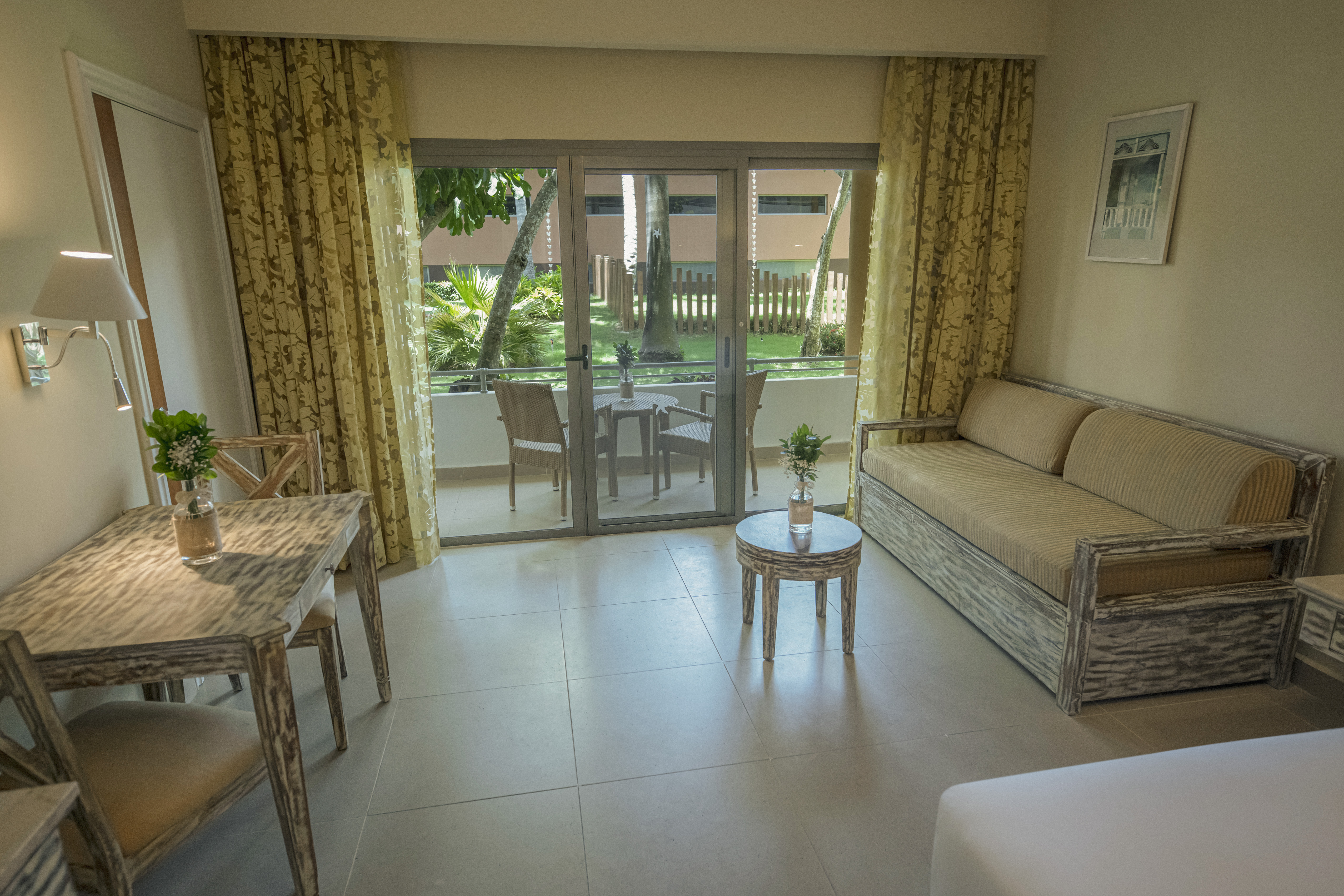 Double Garden View King Bed