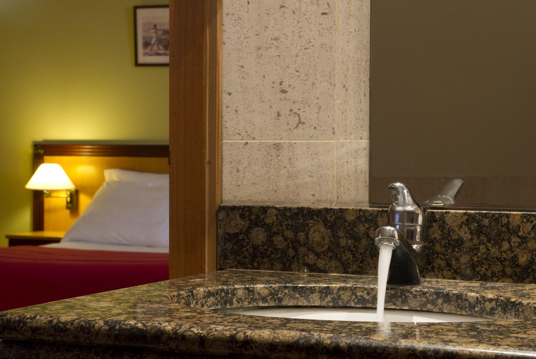 Double or Twin Two Beds