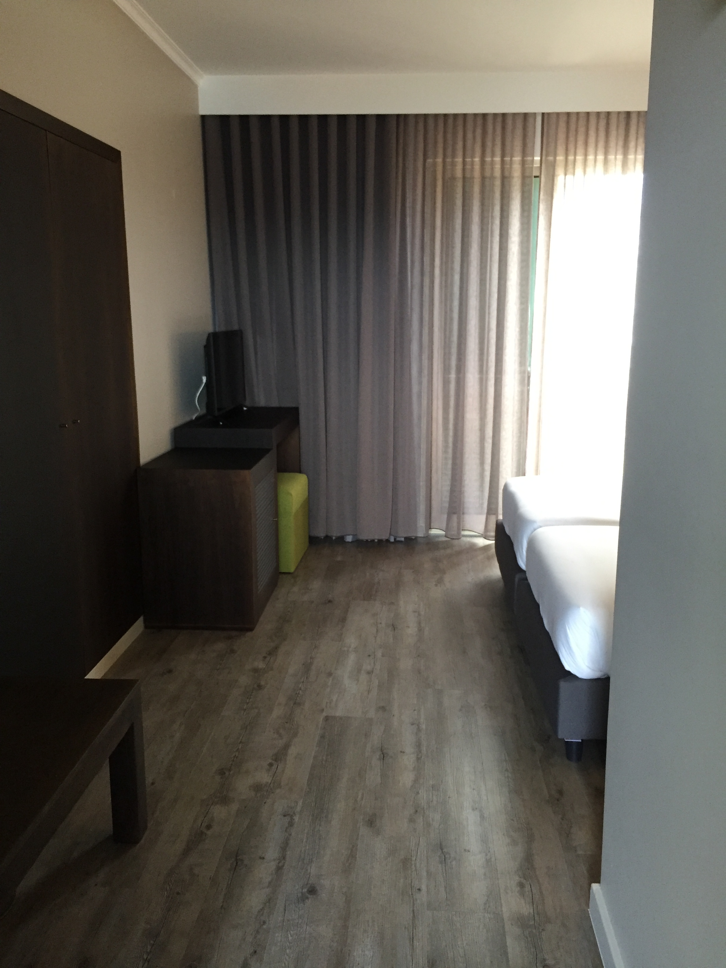 Single Mountain View