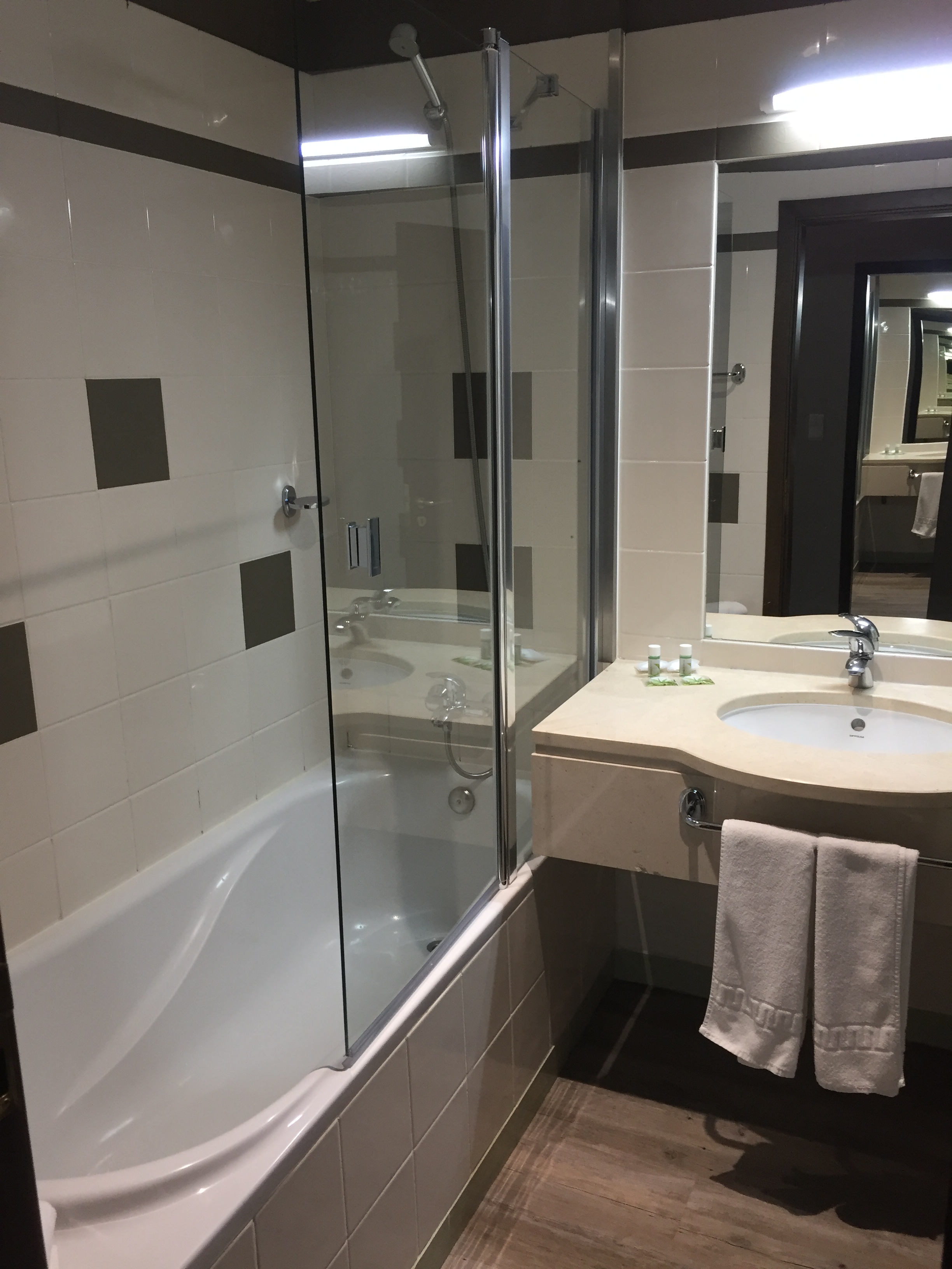 Single Mountain View