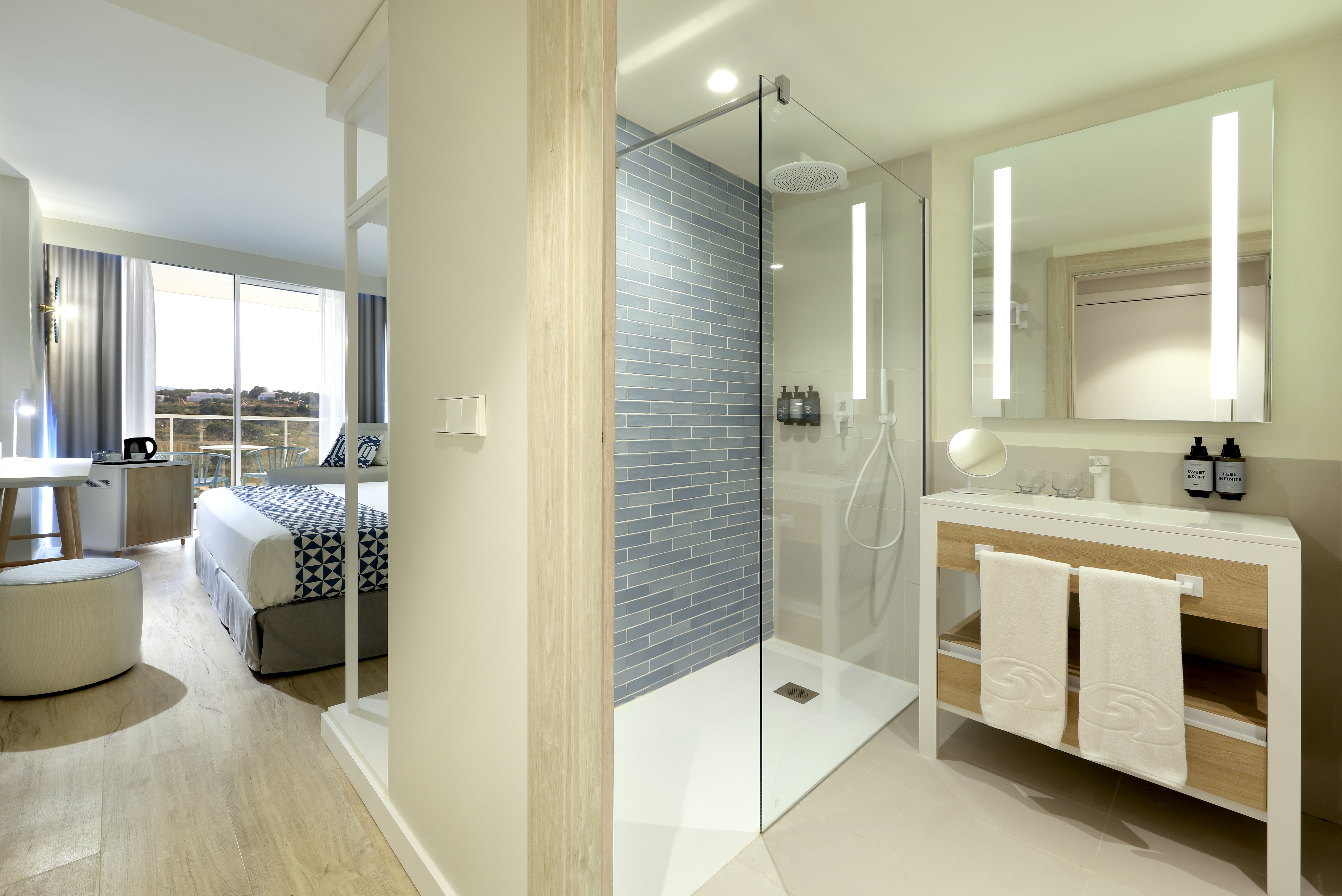 Double or Twin Deluxe