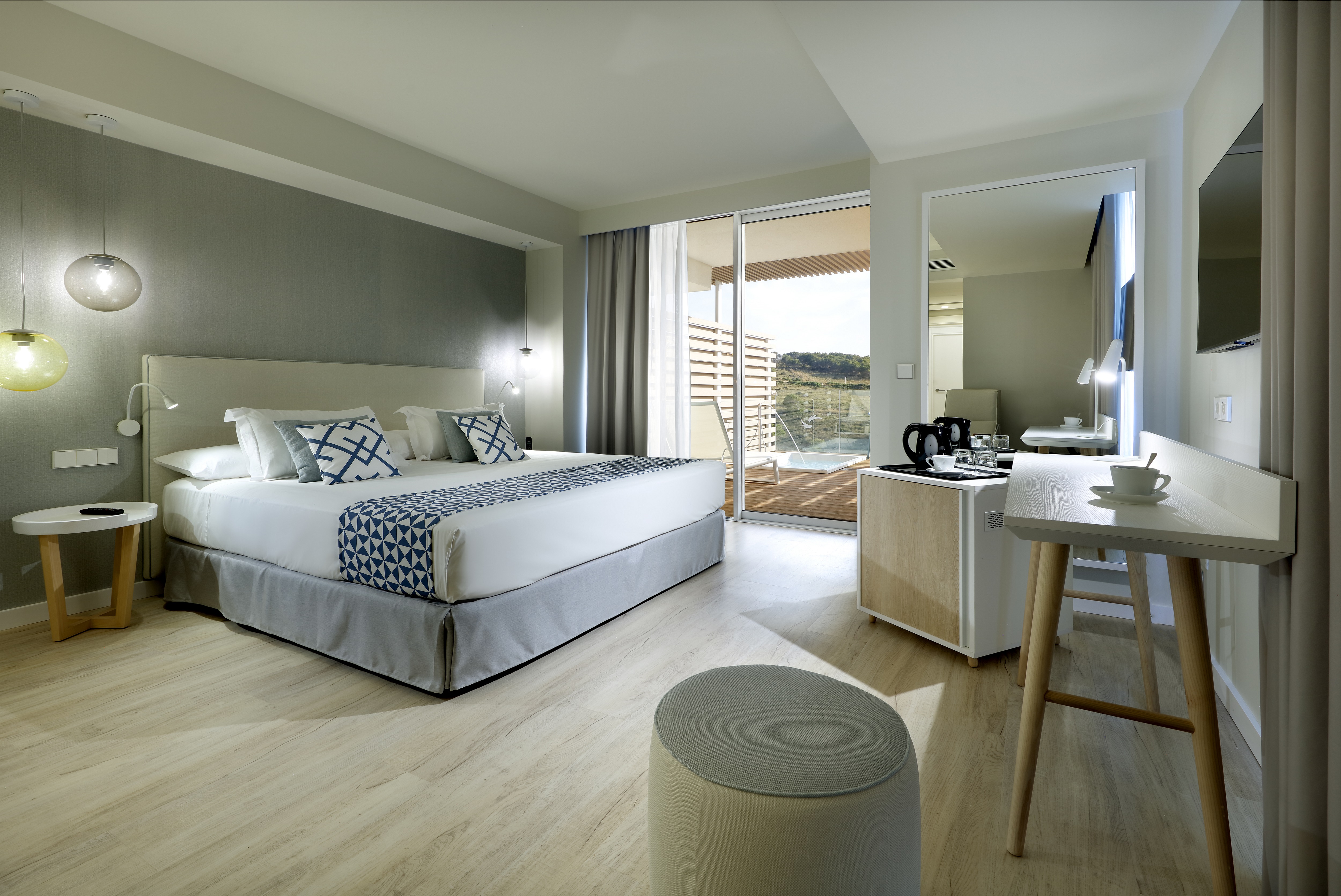 Double or Twin Deluxe with Terrace