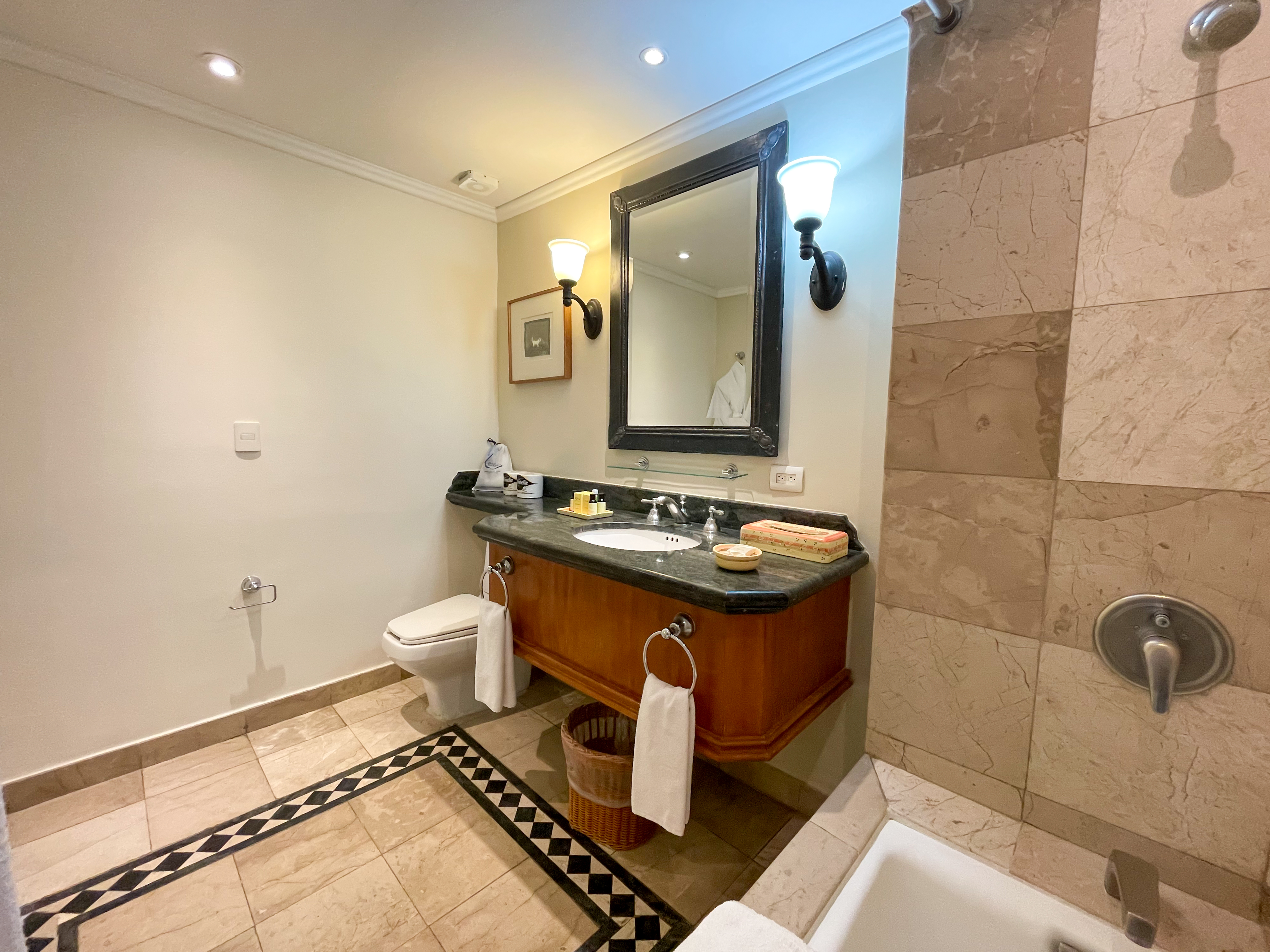 Double Deluxe King Bed