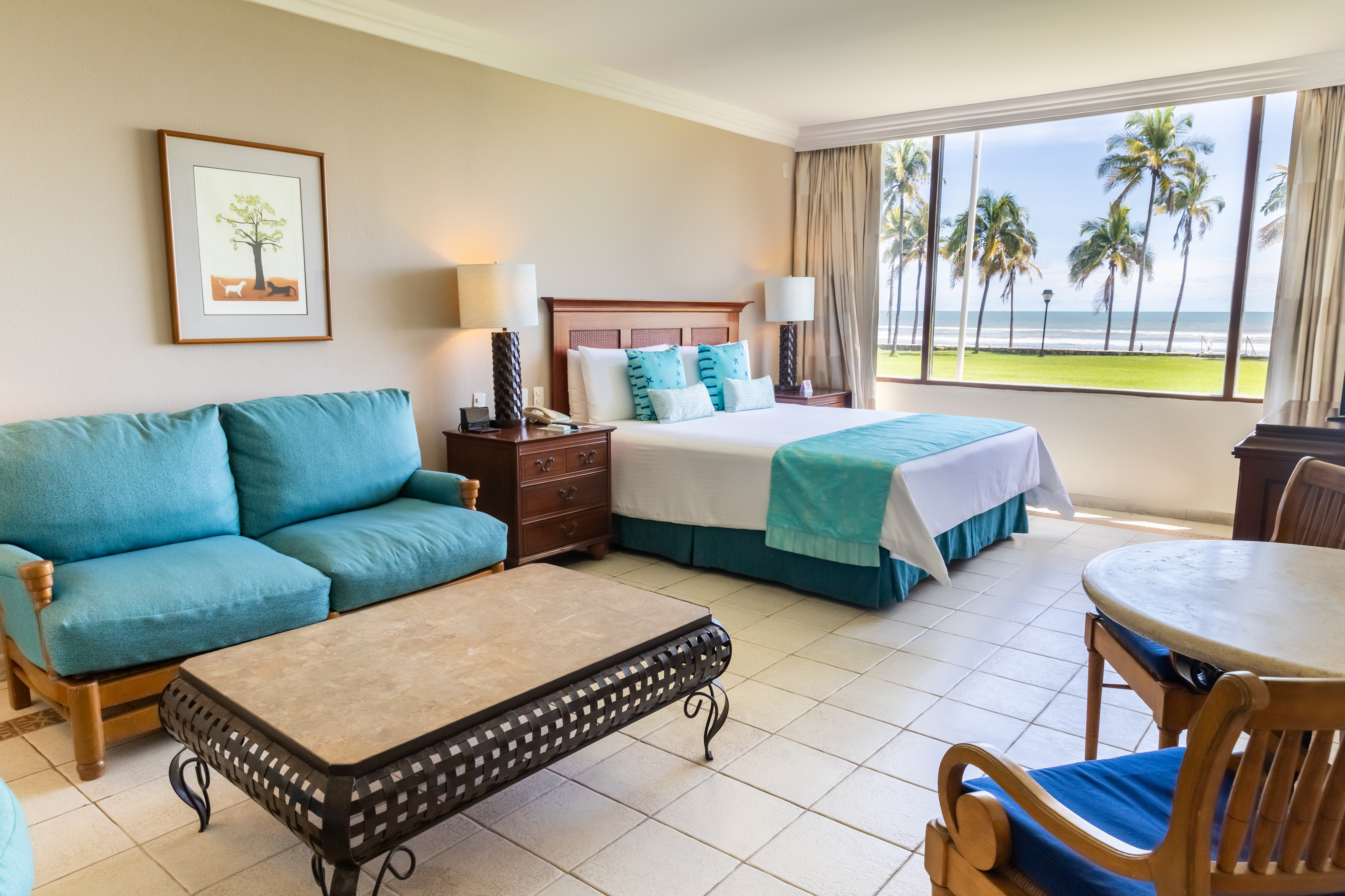 Junior Suite Ocean View King Bed