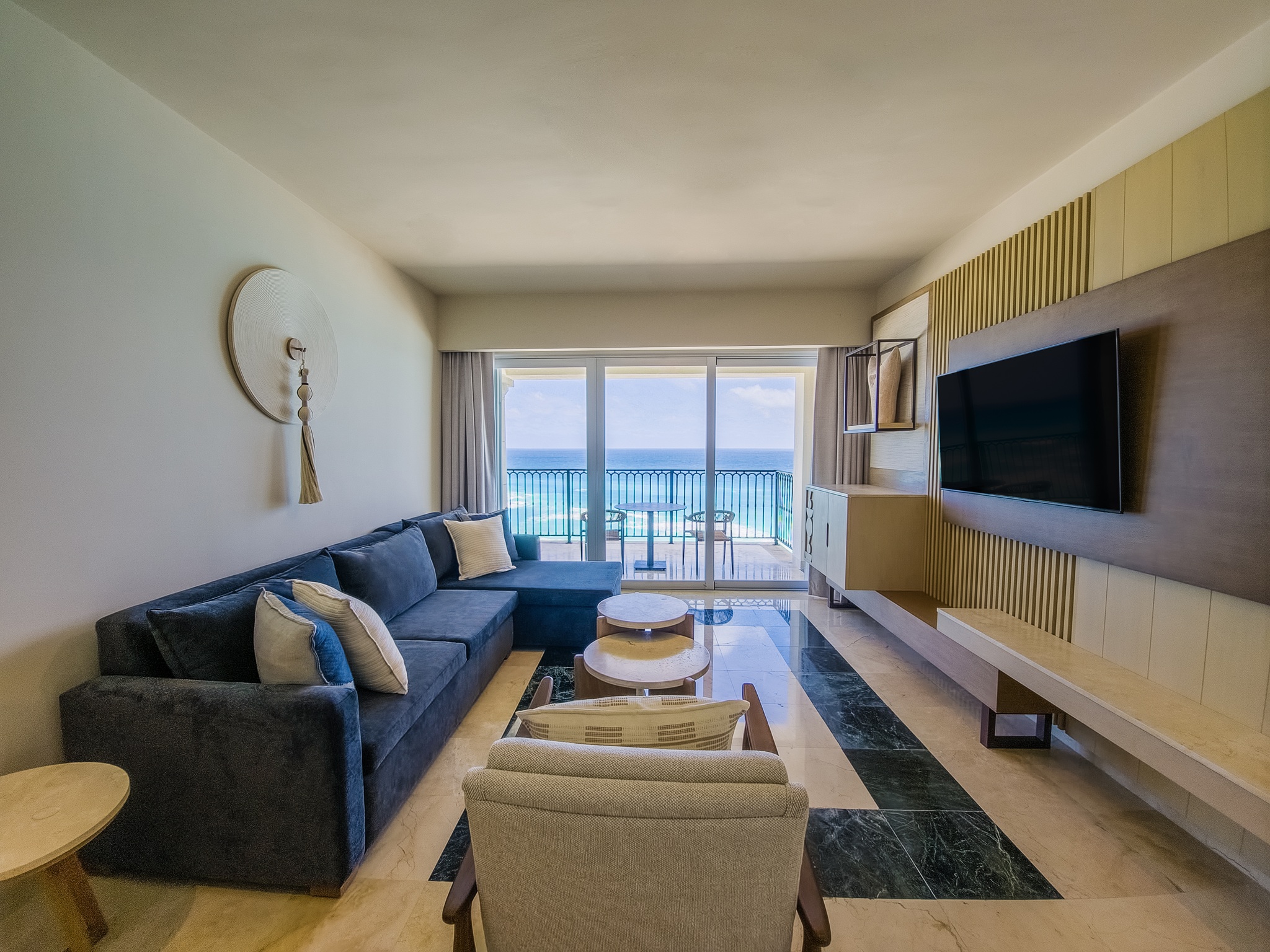 Family Room Capacity 2