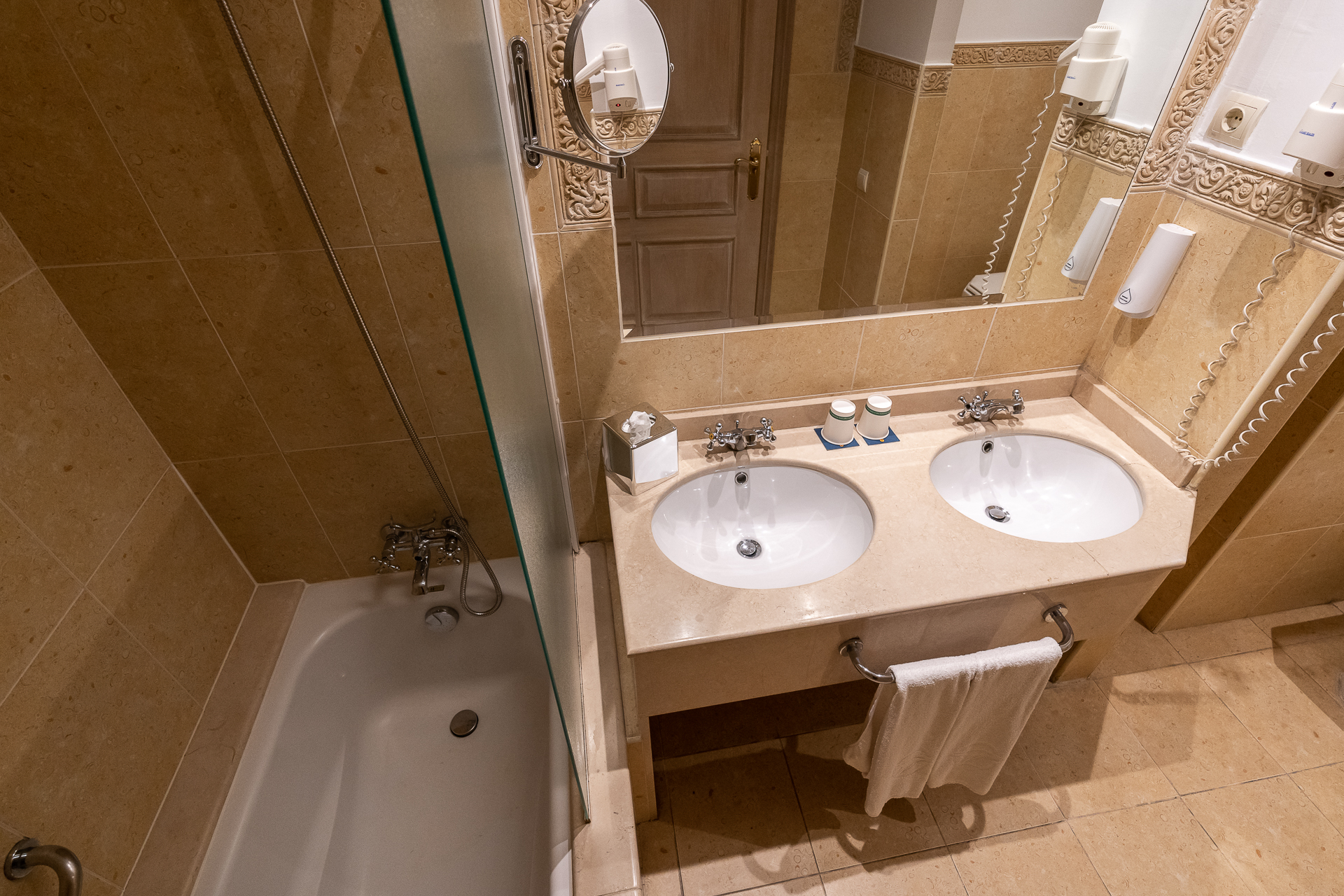 Double or Twin Standard