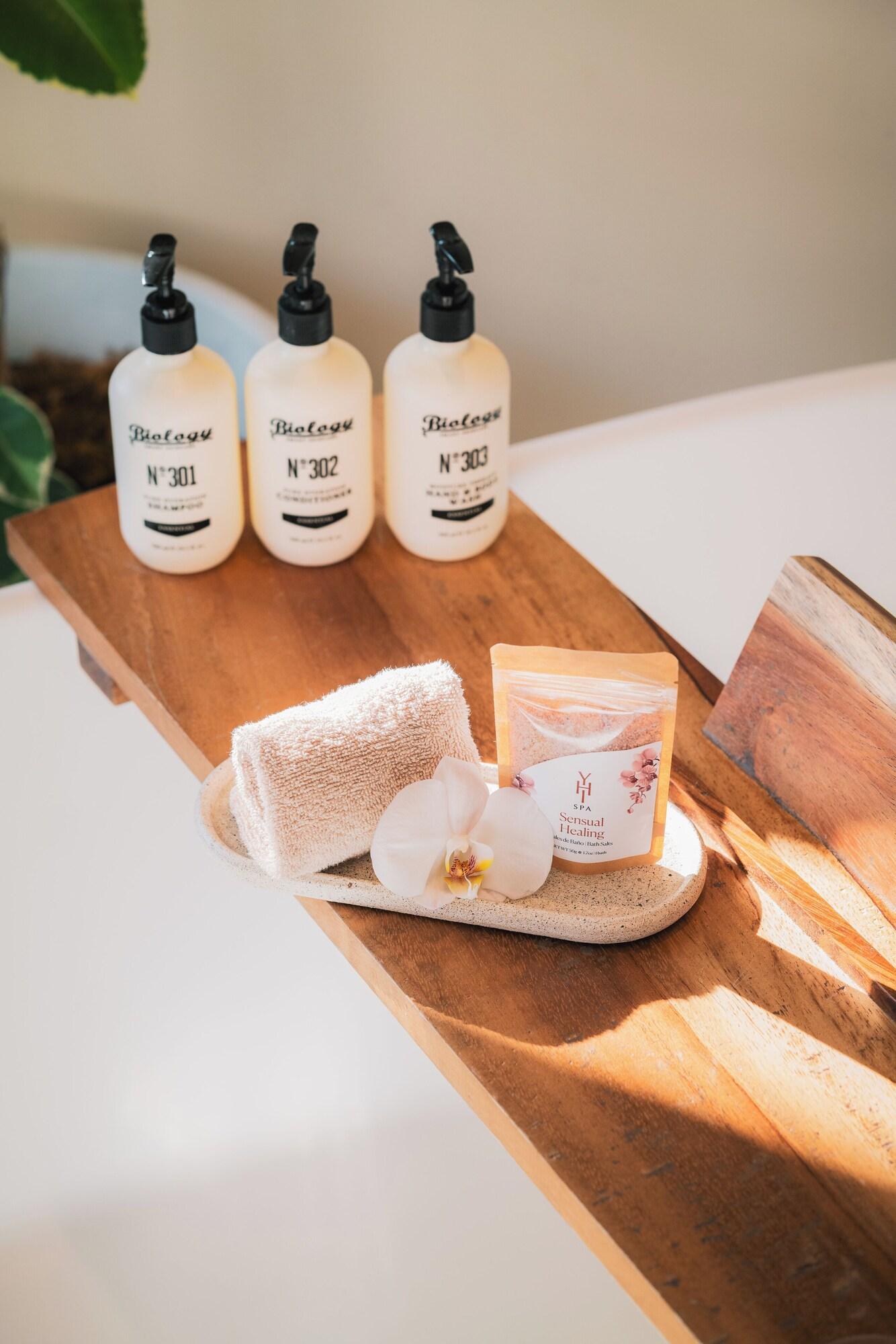 Suite Ocean Front King Bed