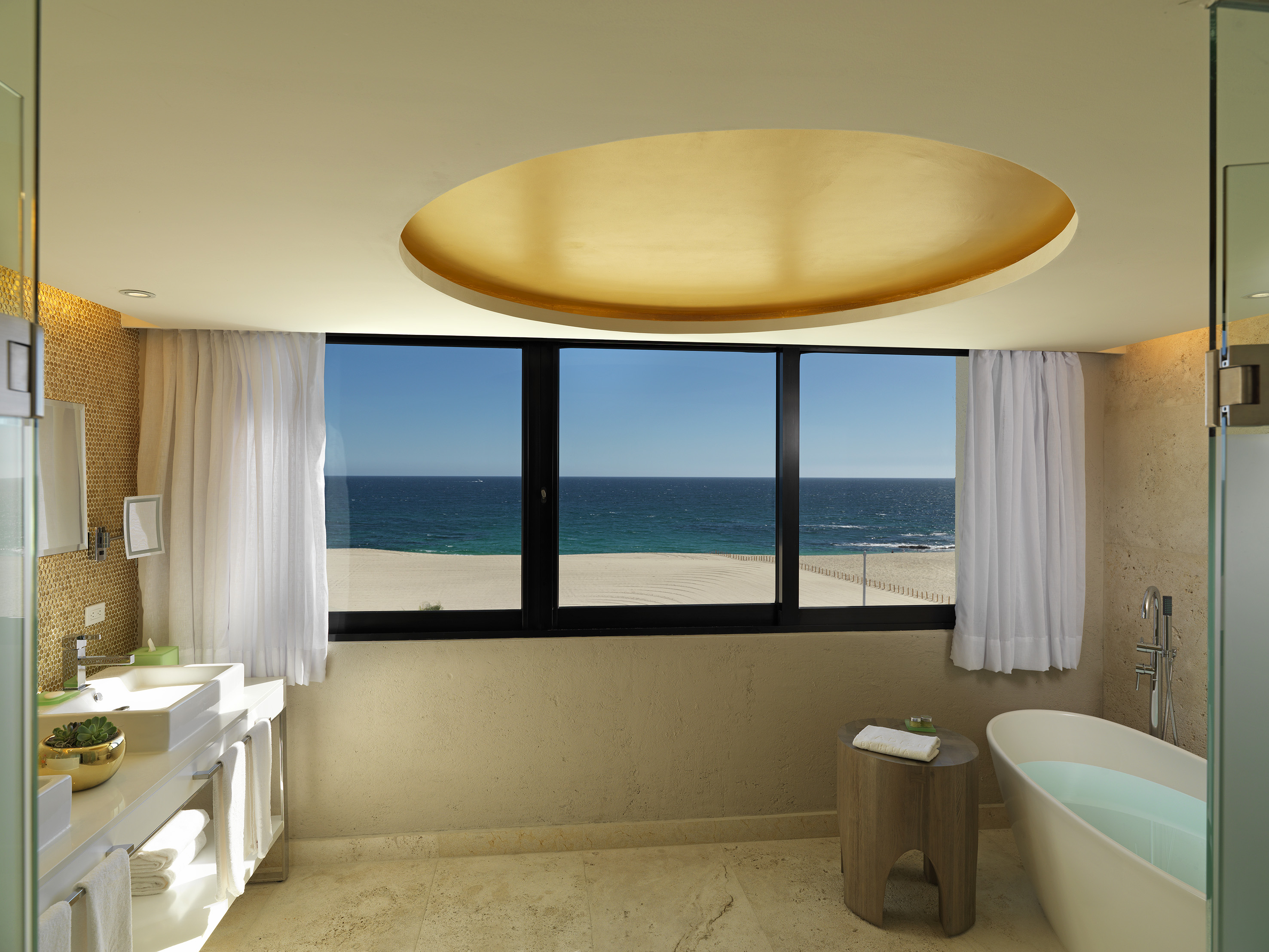 Suite Ocean Front
