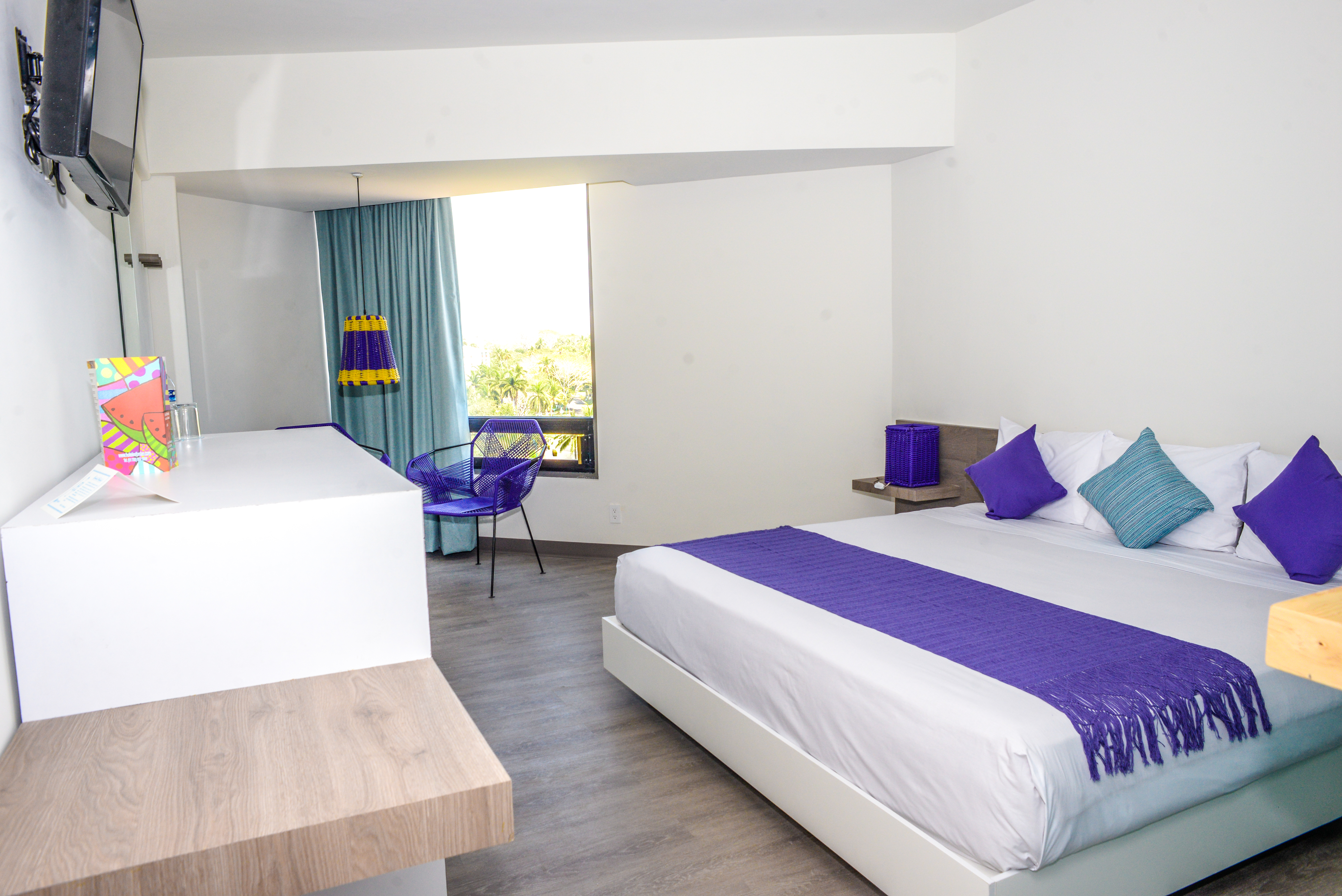 Single Deluxe King Bed