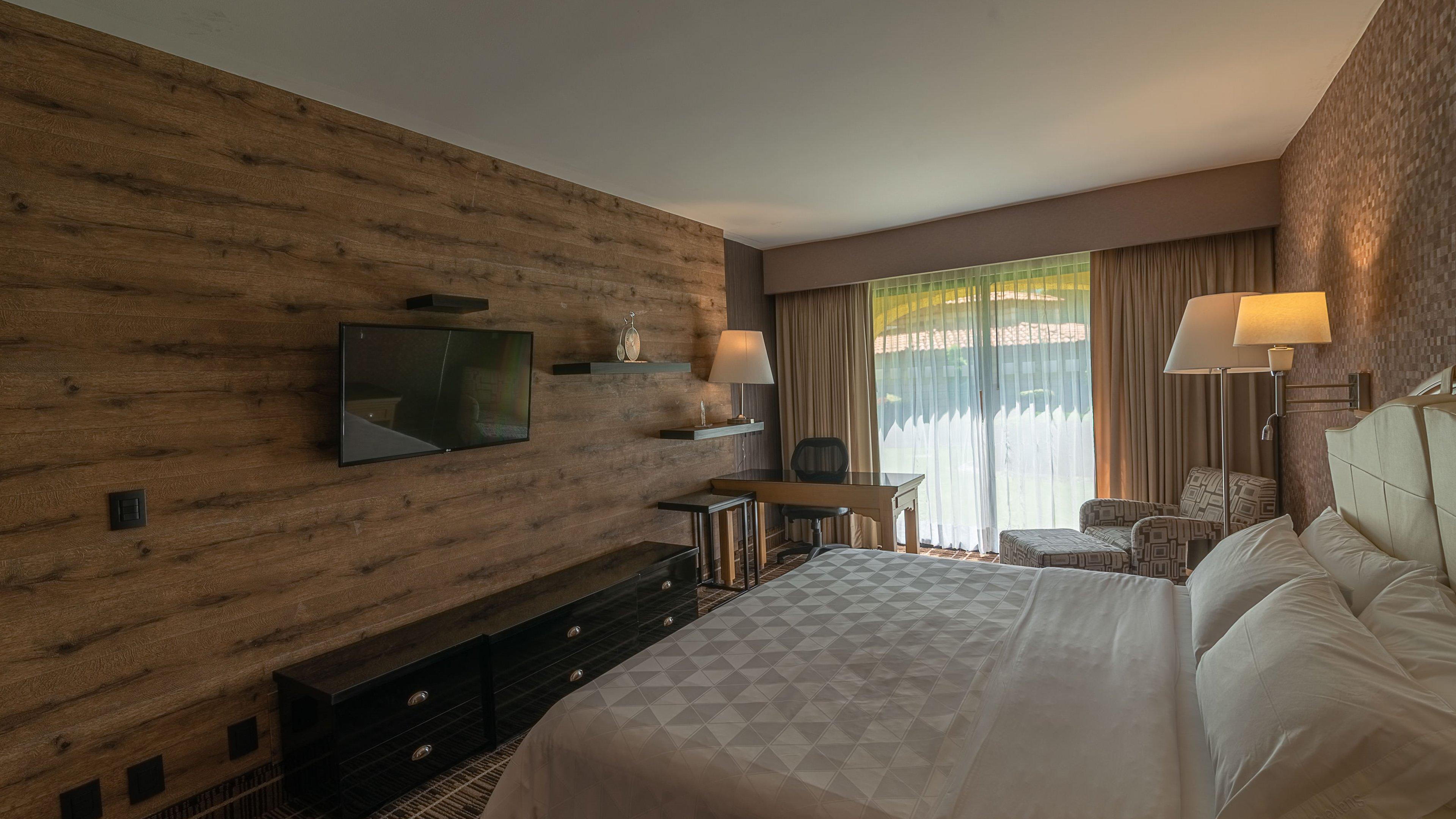 Double King Bed Non Smoking