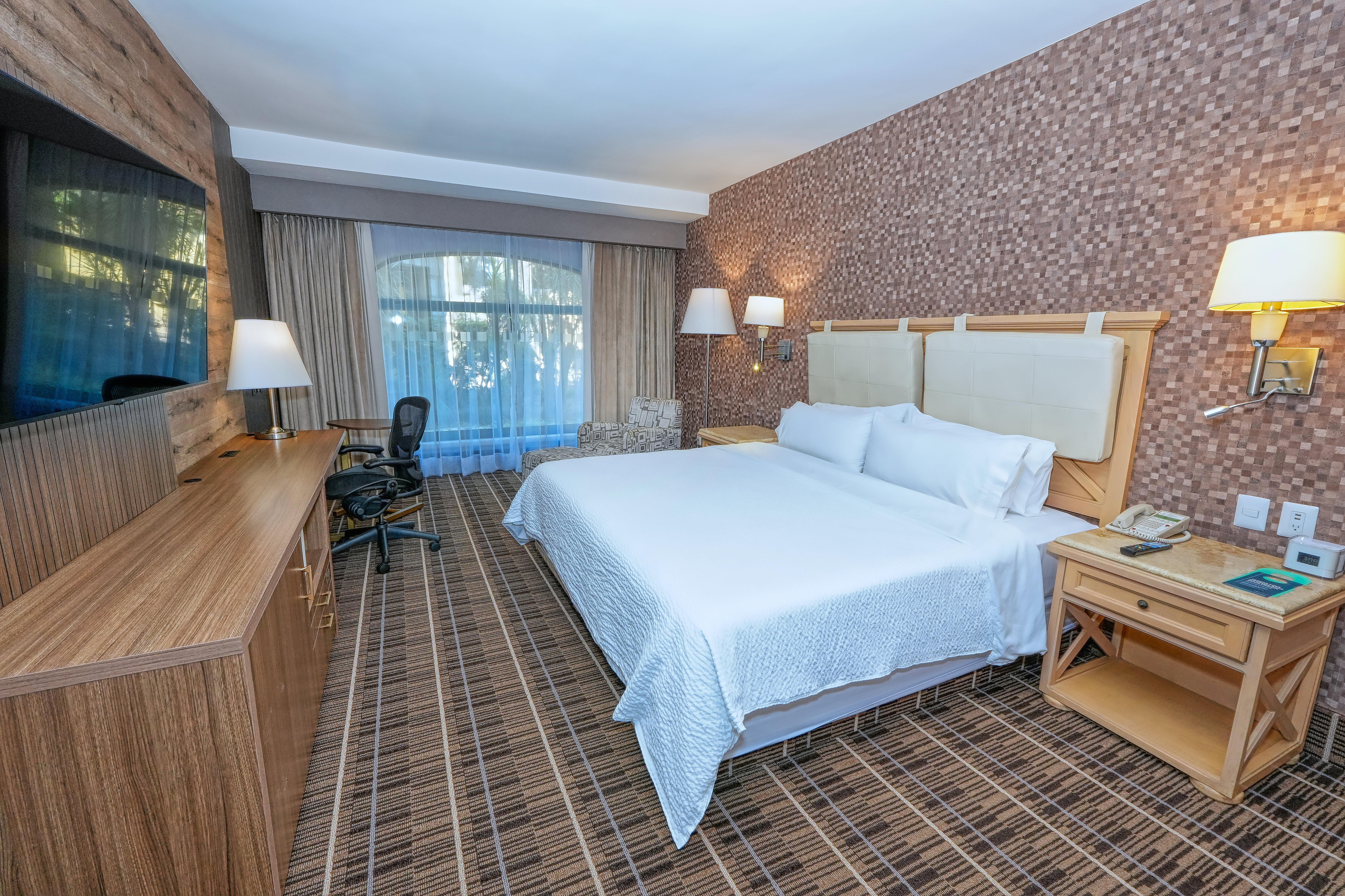 Double Accessible King Size Bed