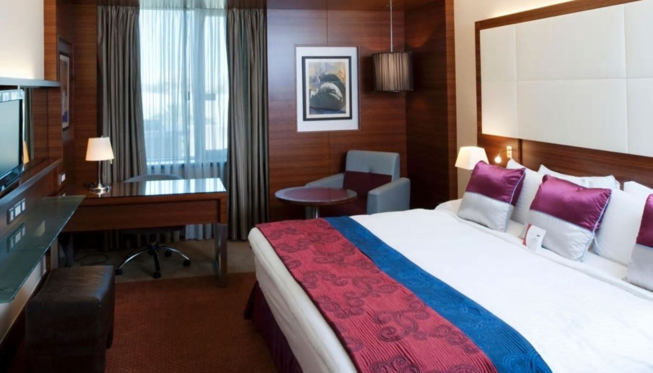 Double Business King Bed