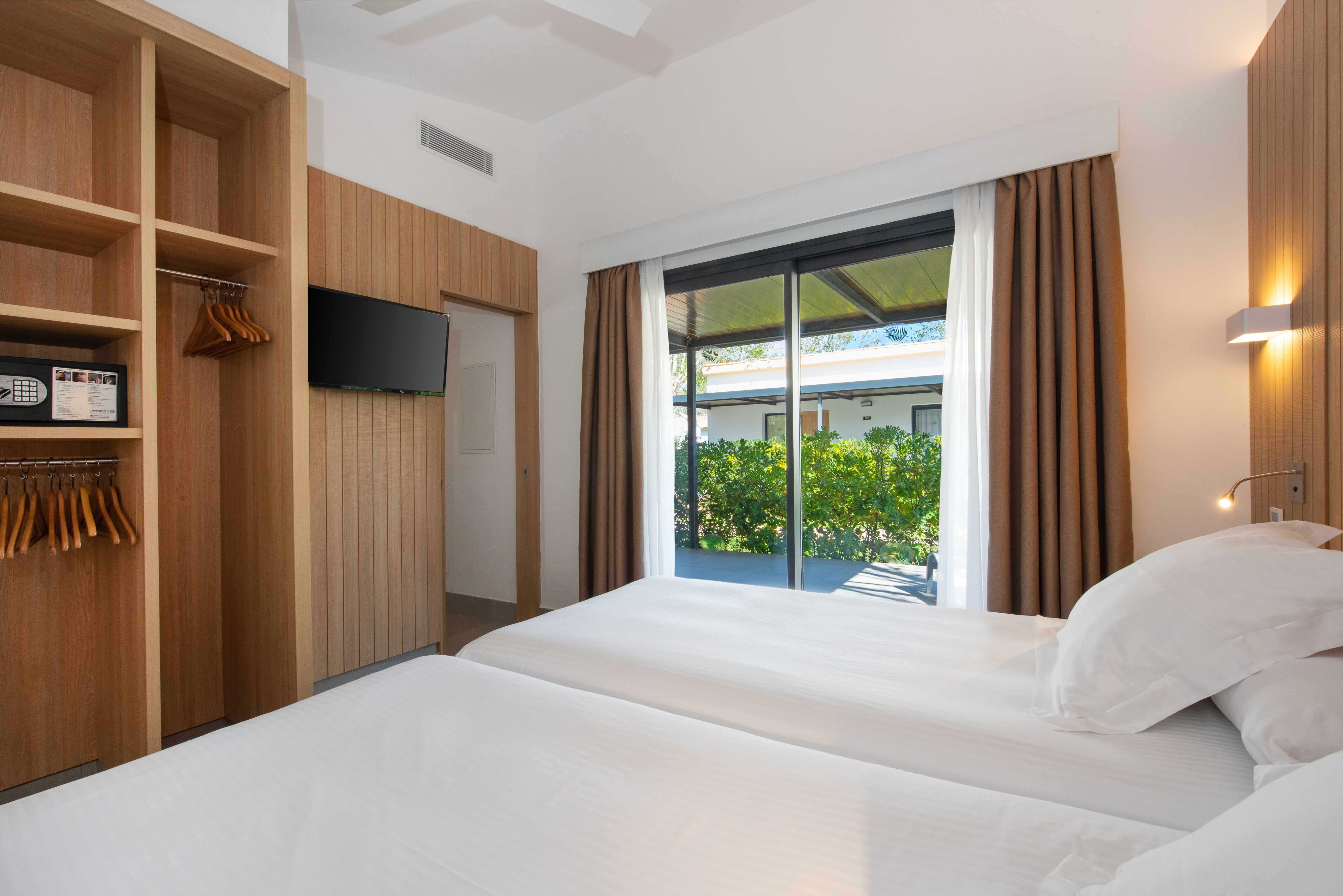 Bungalow Garden View