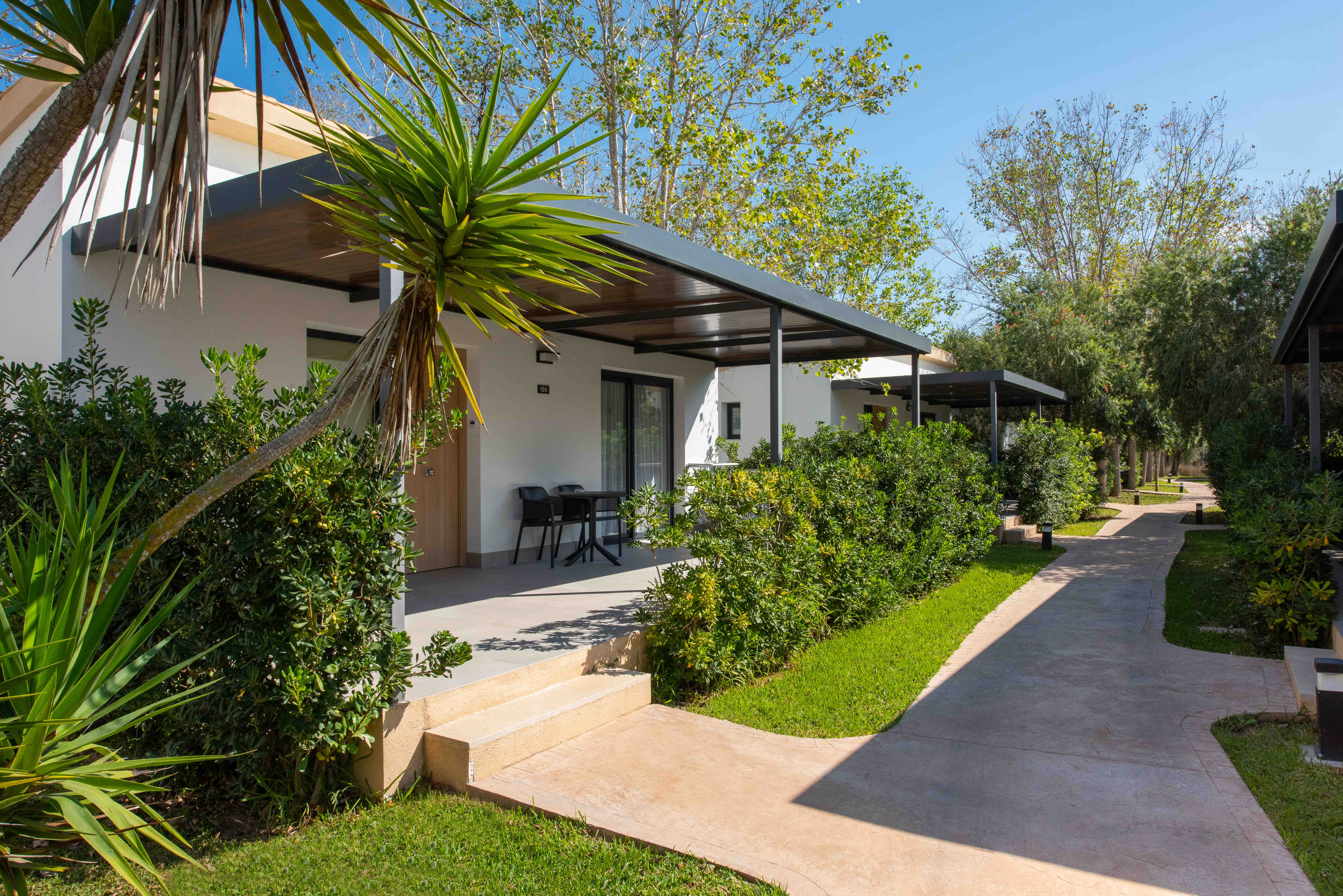 Bungalow Garden View