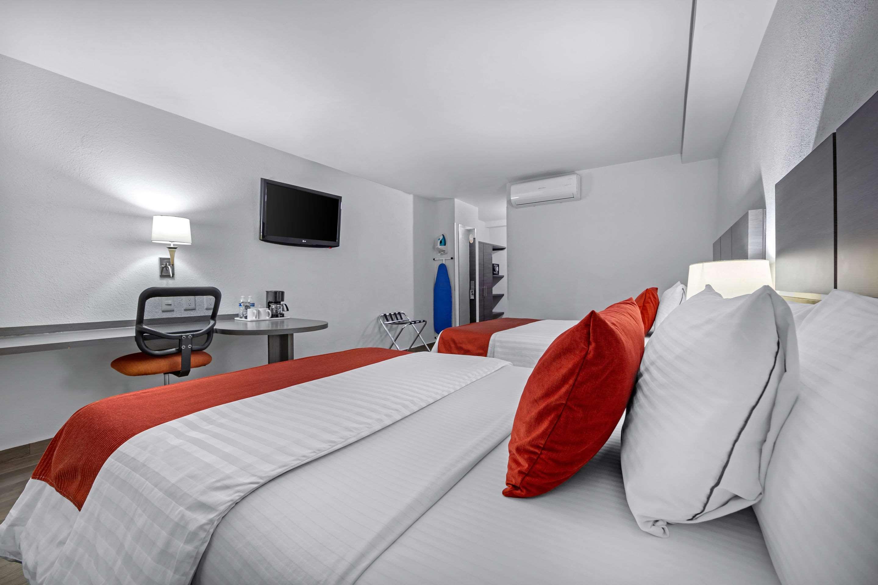 Double Queen Bed Non Smoking