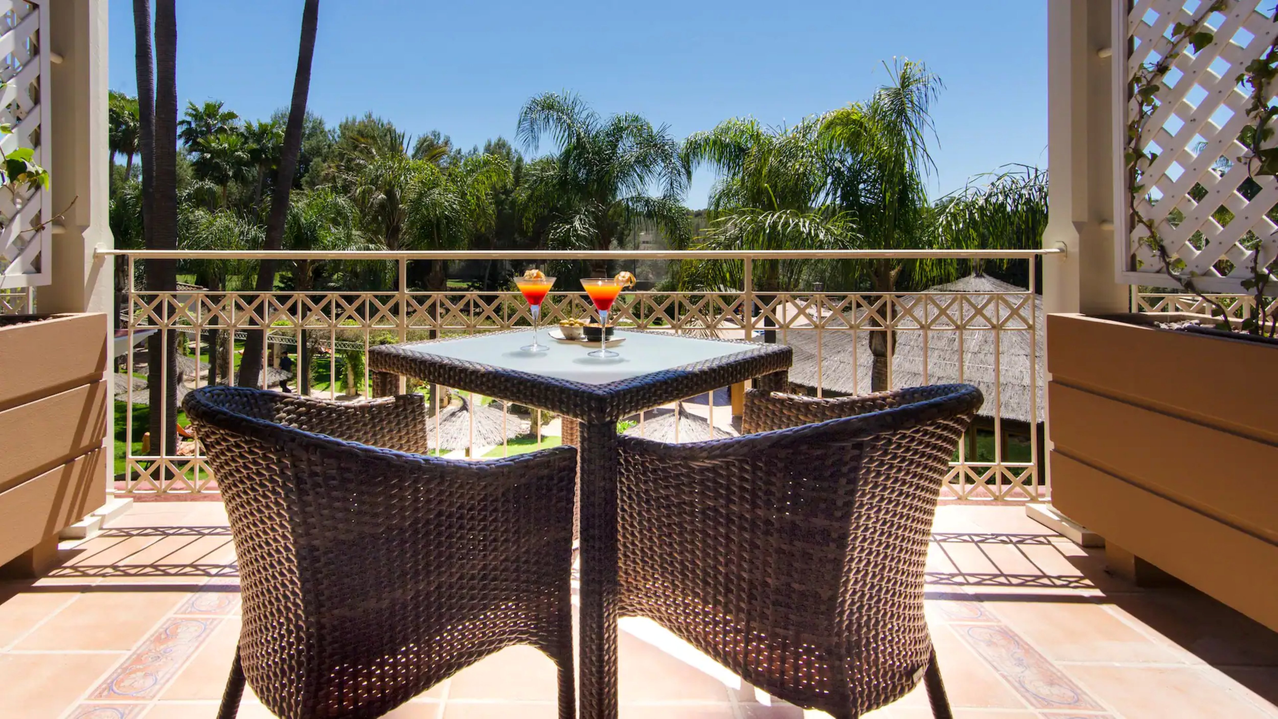 Double Pool View King Bed