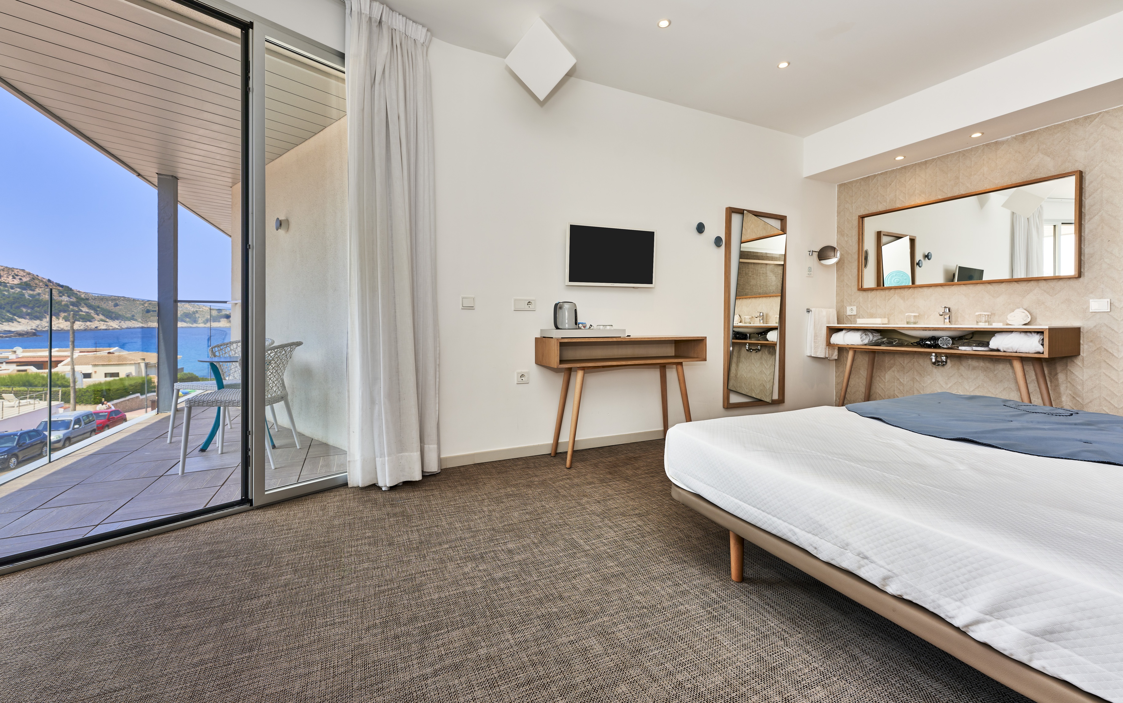 Double Side Sea View with Balcony