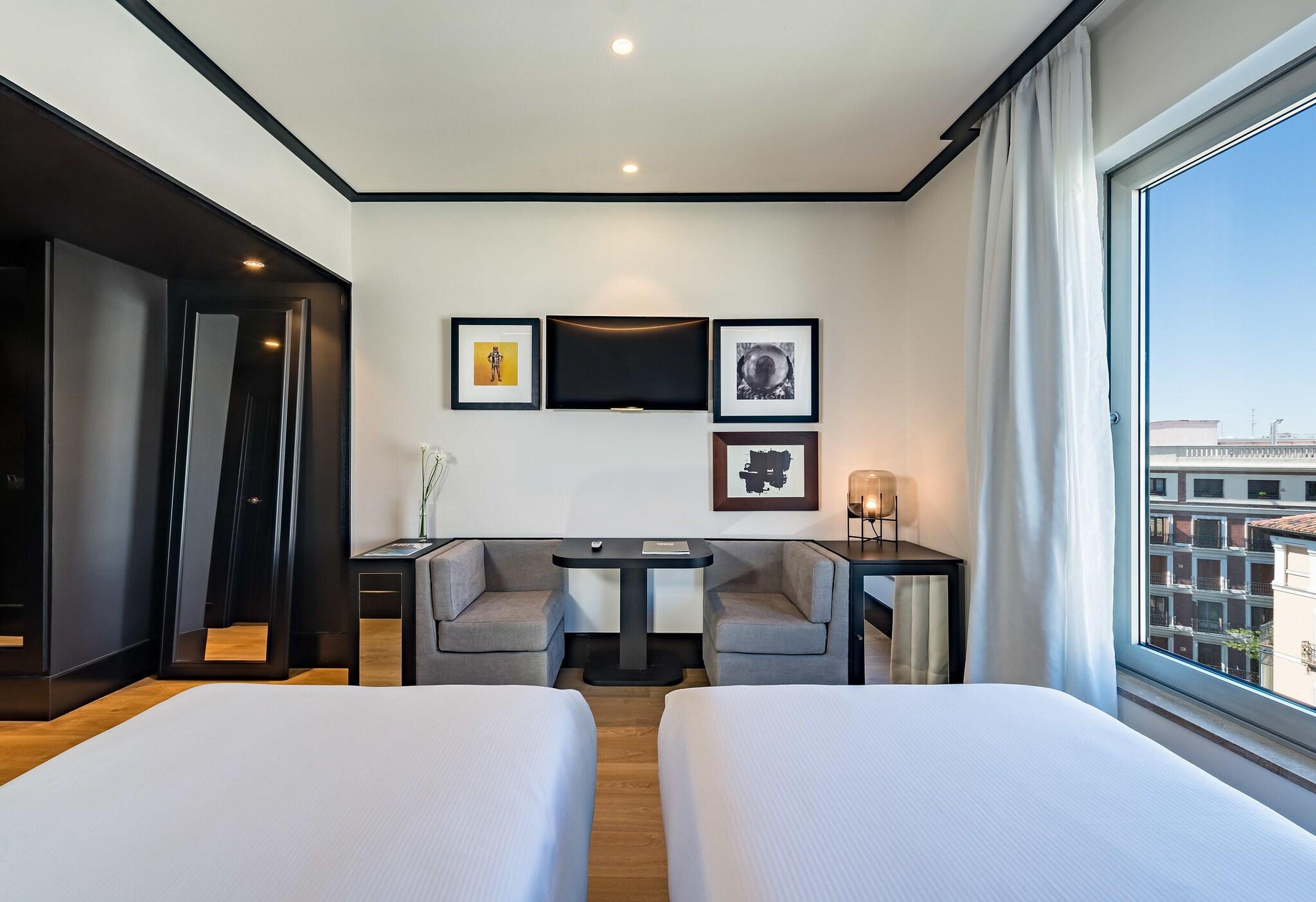 Double City View King Bed