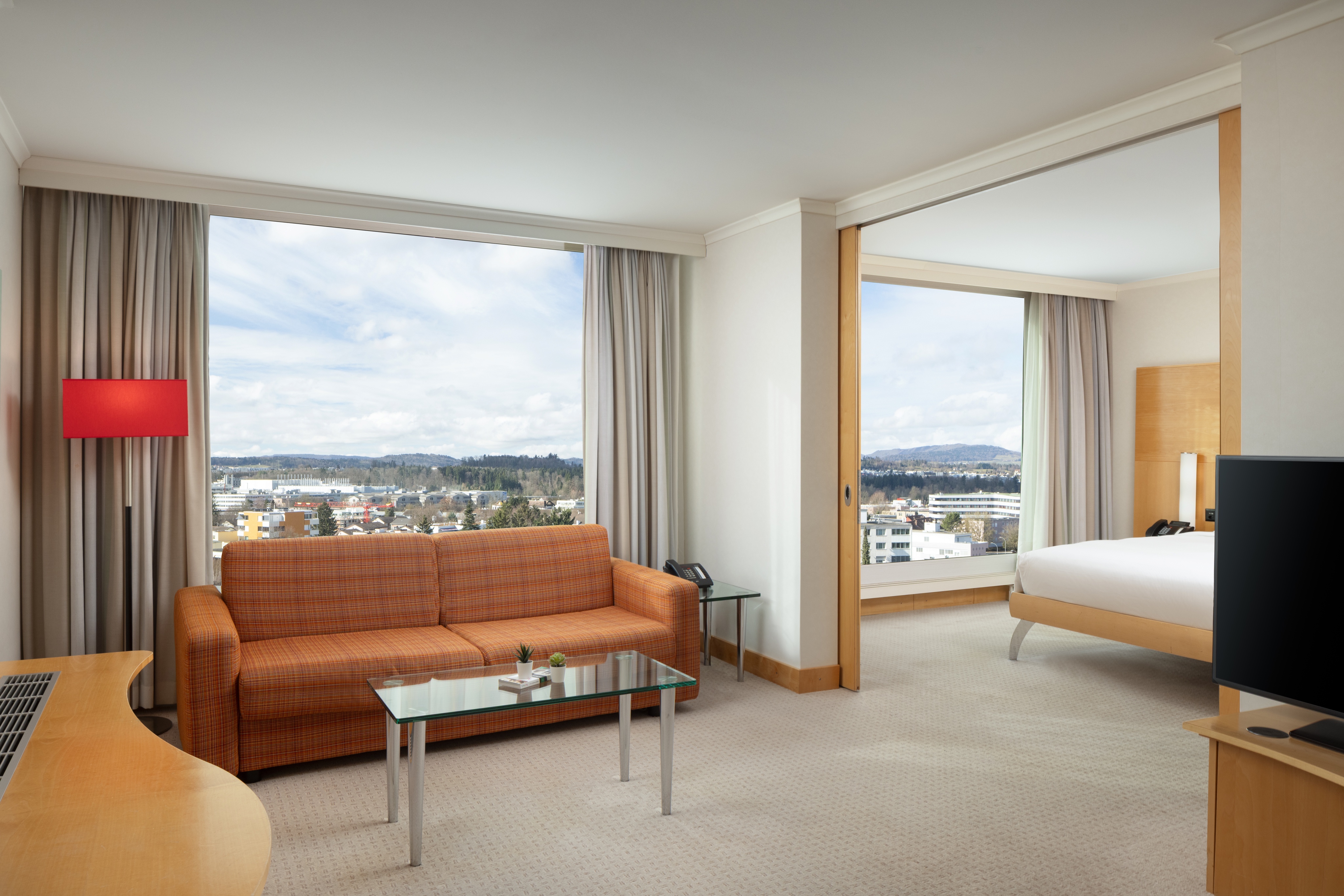 Suite King Size Bed
