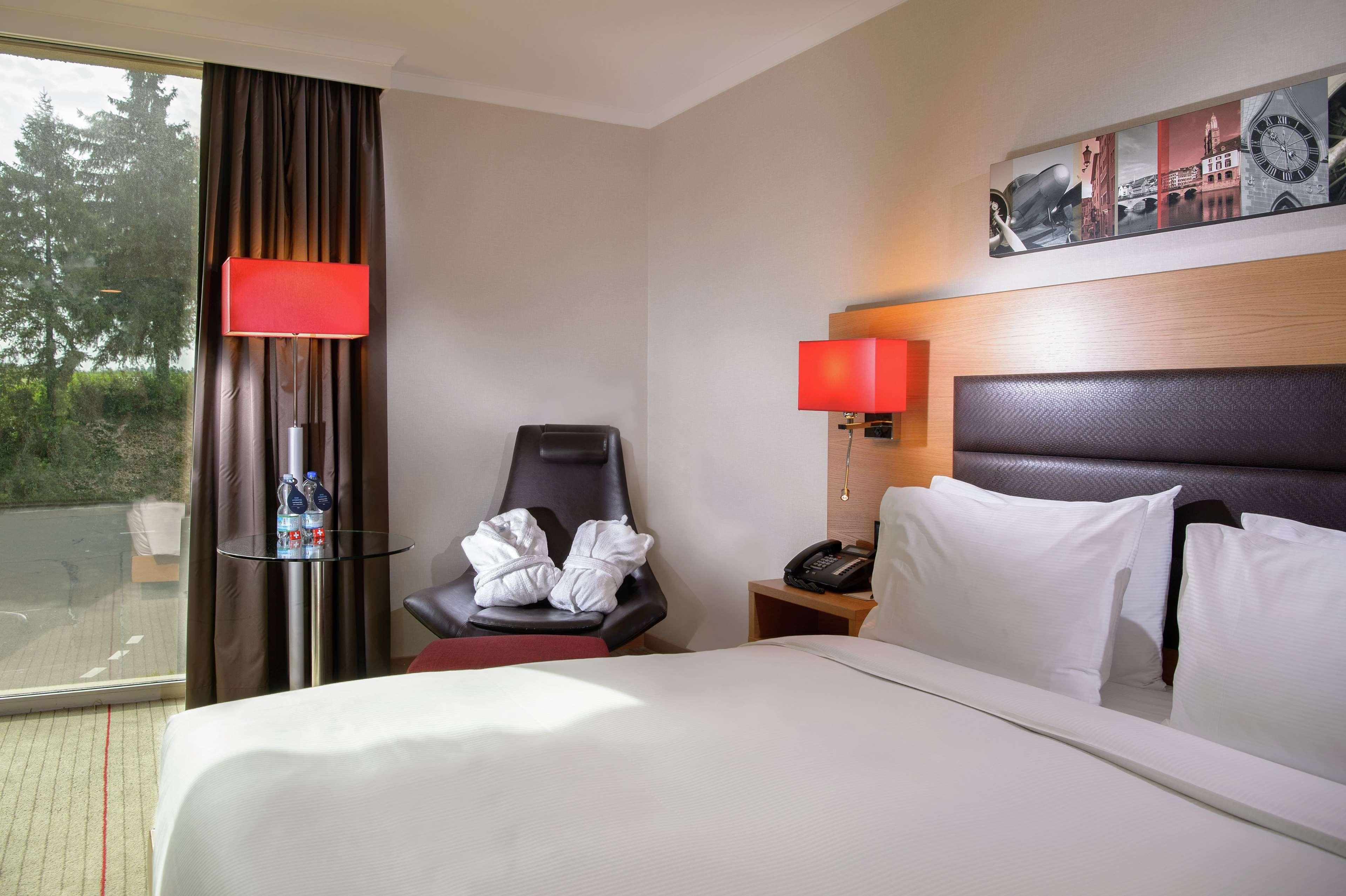 Double Deluxe Queen Bed