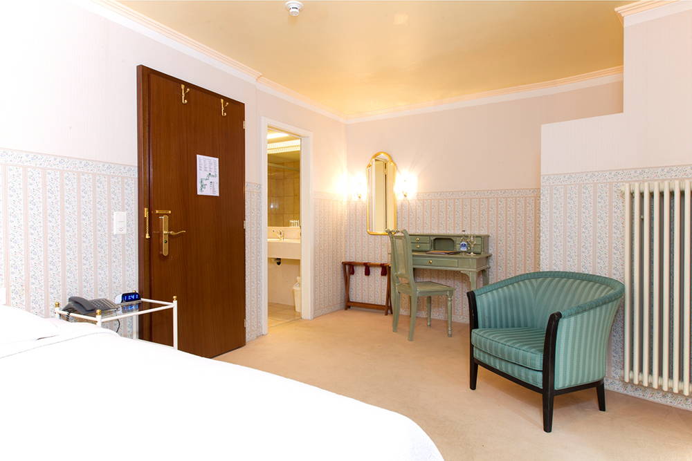 Room Classic with Views