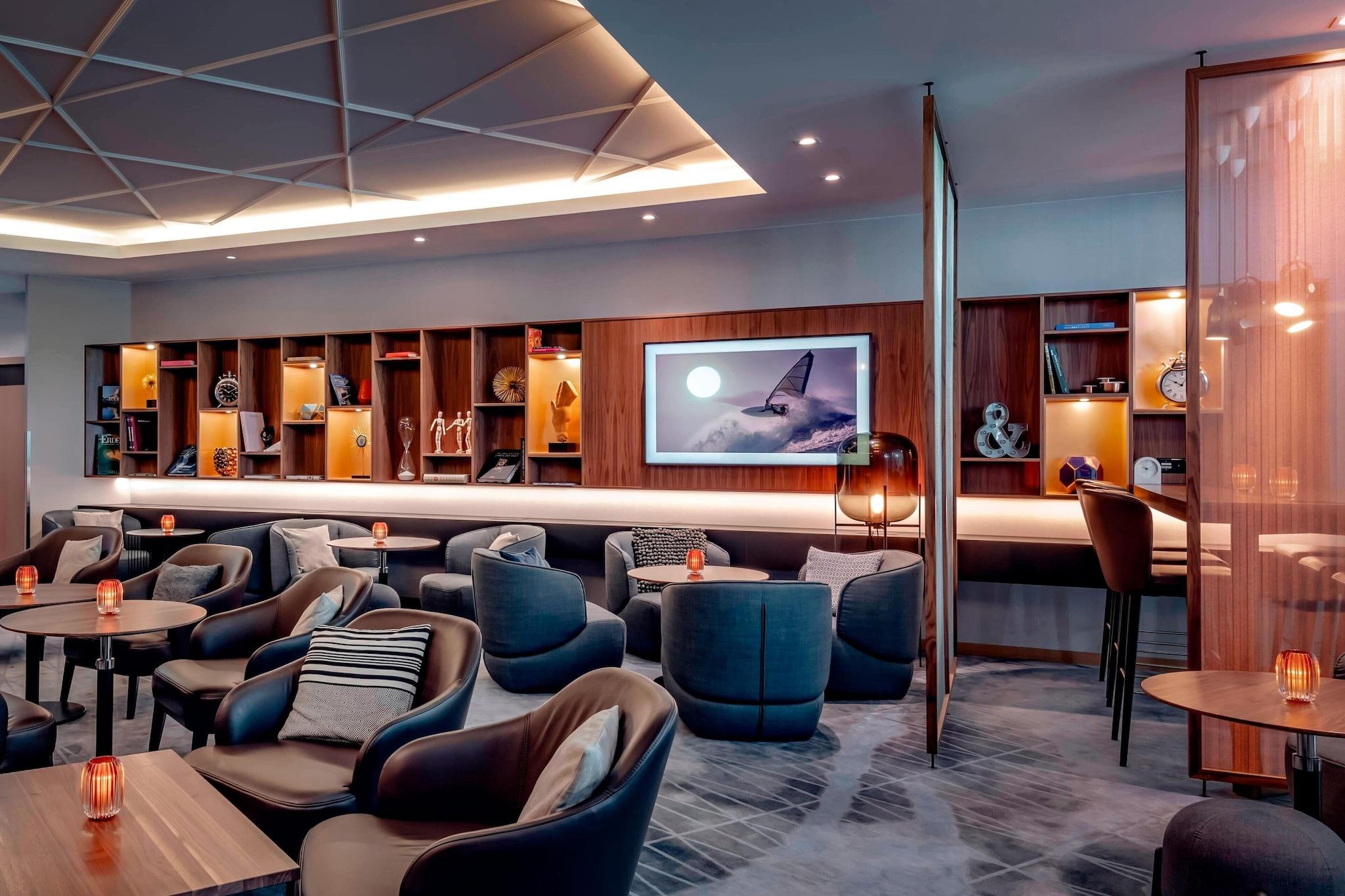 Double Club King Bed