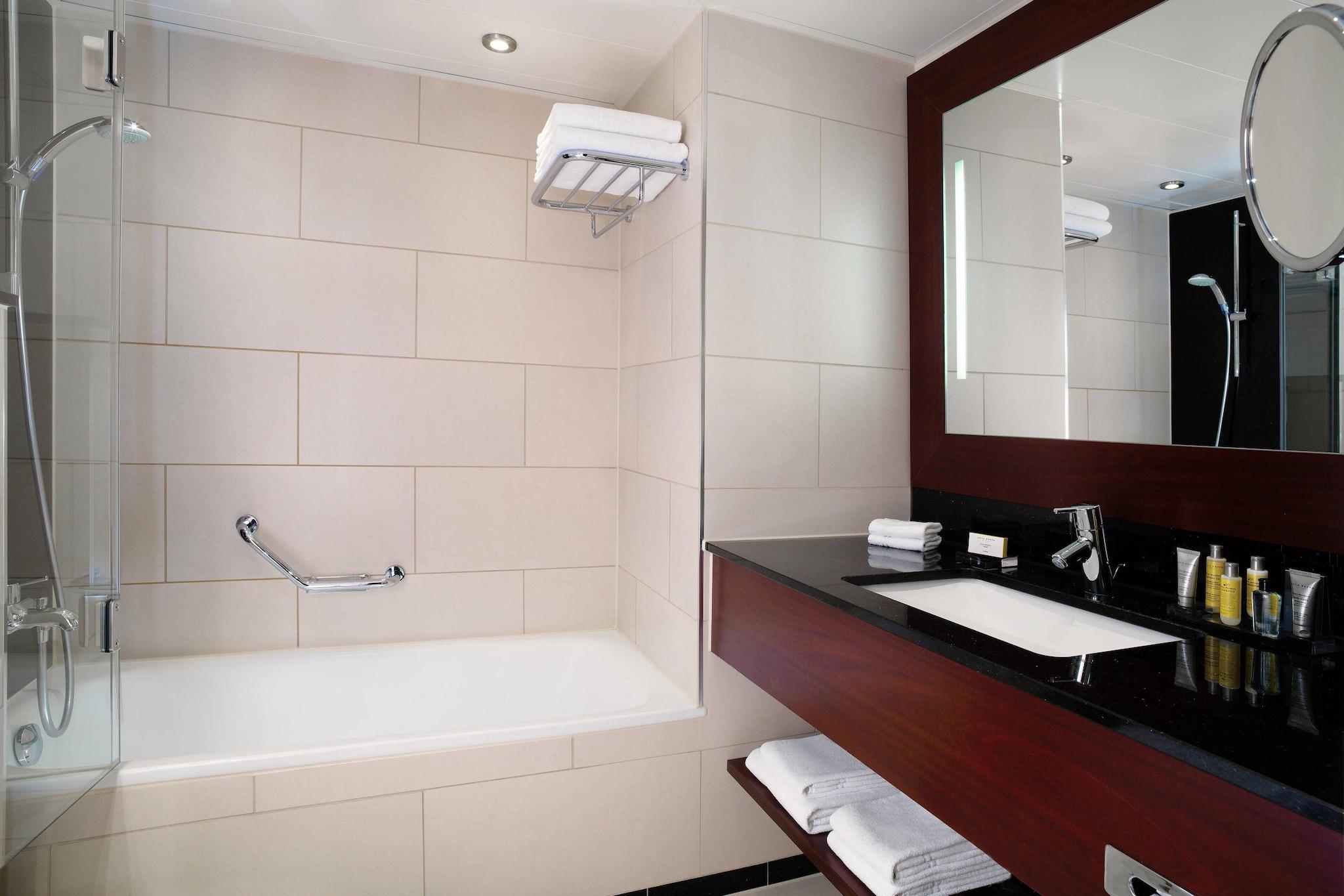 Double Club King Bed