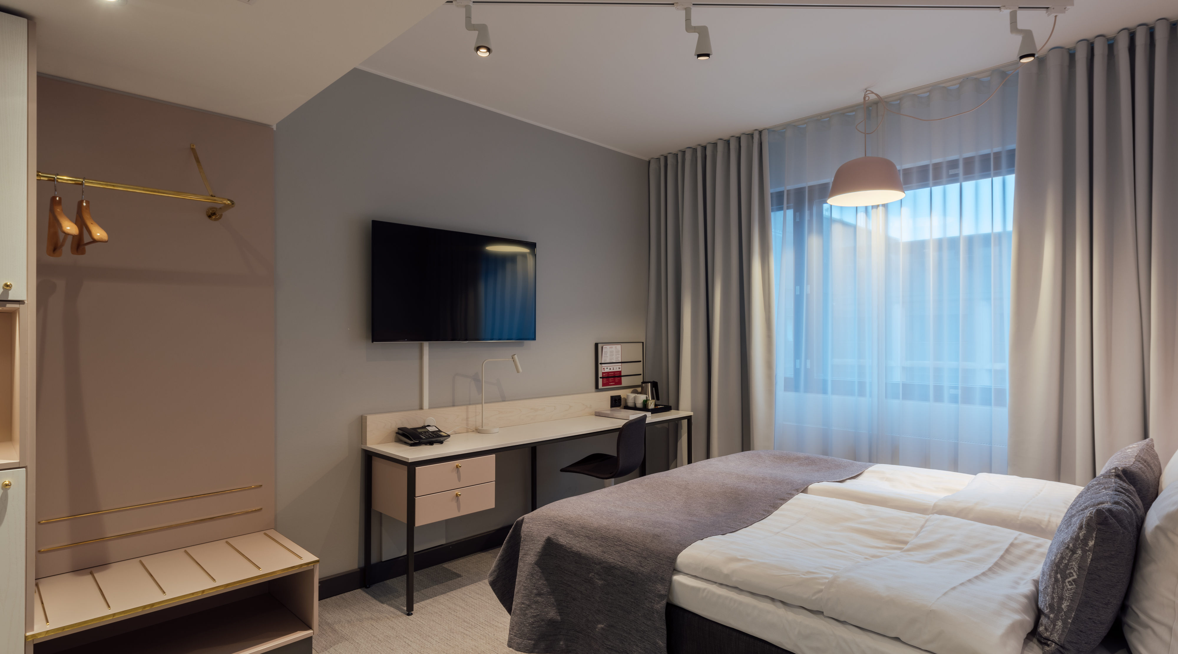 Double or Twin Standard