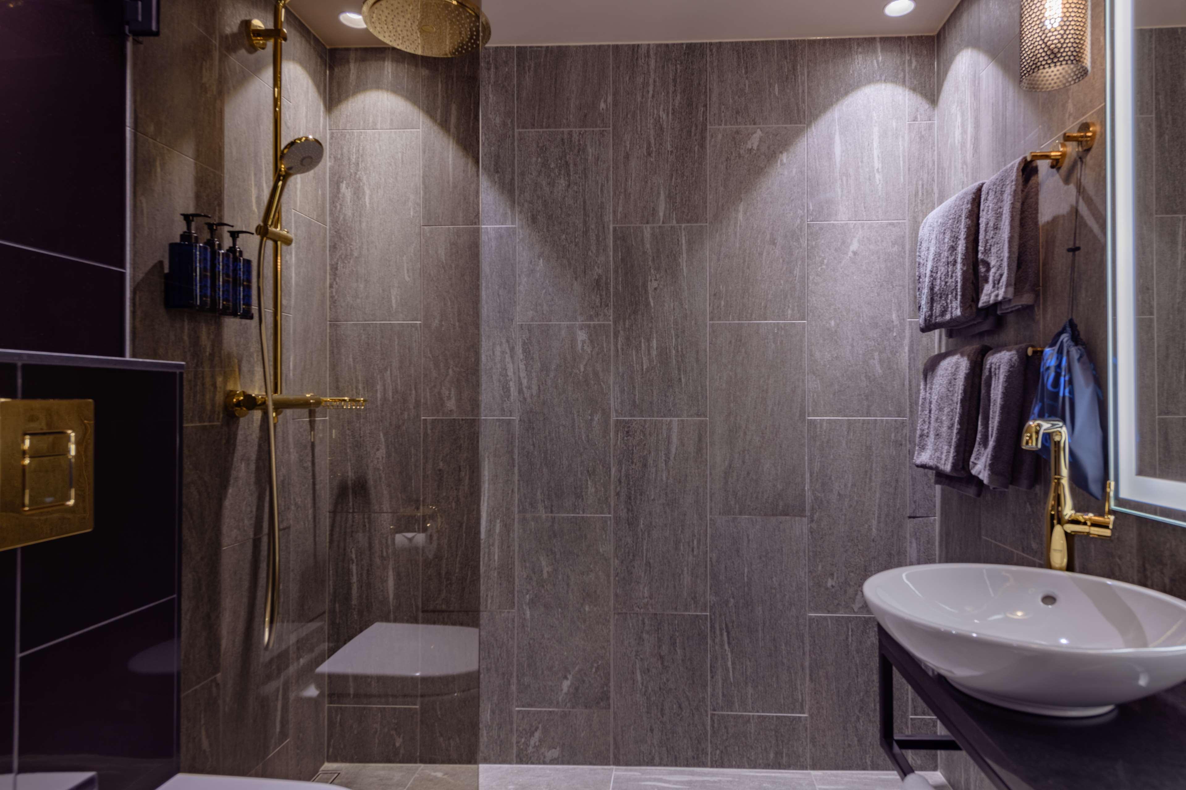 Double Single Superior