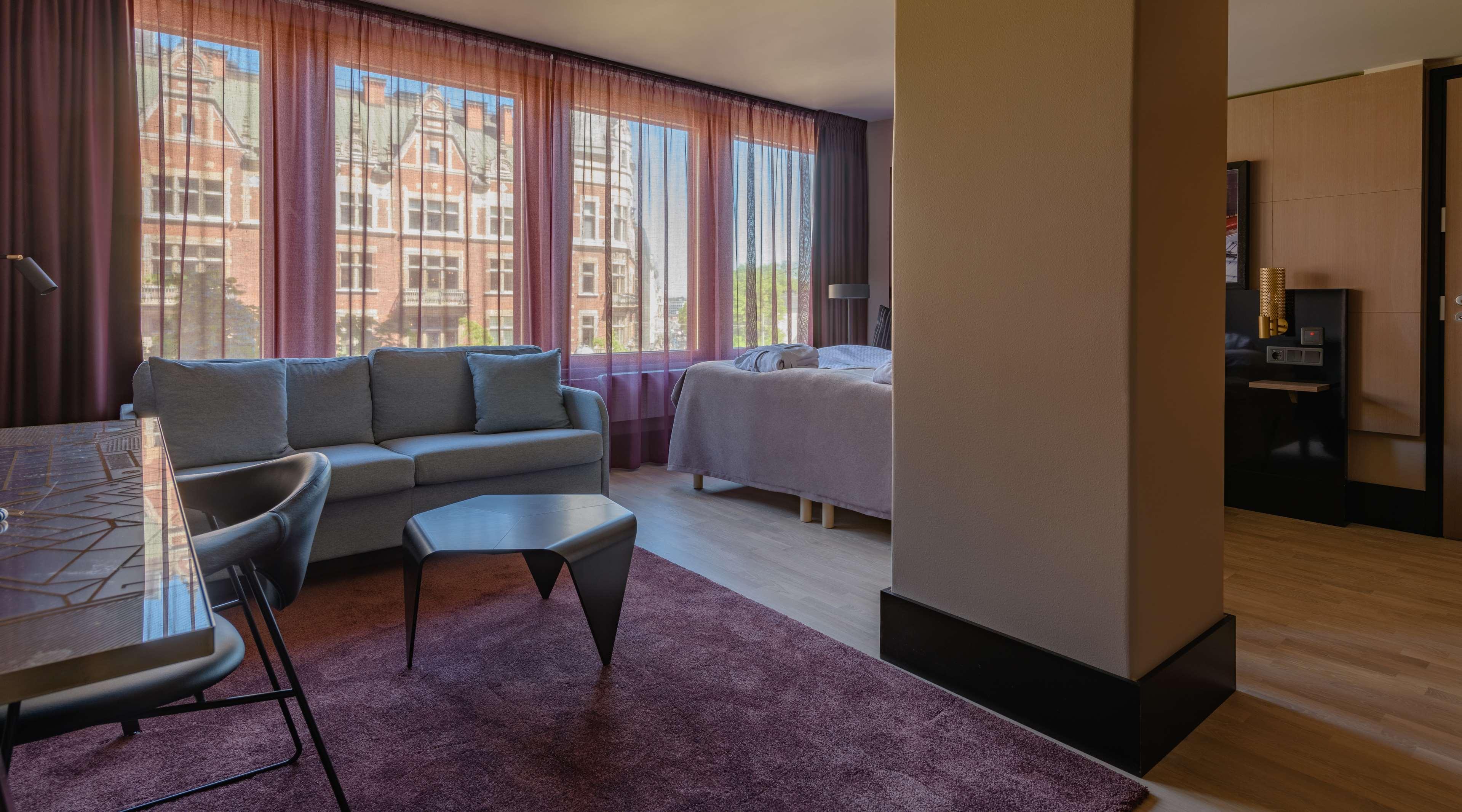 Double Single Superior King Bed