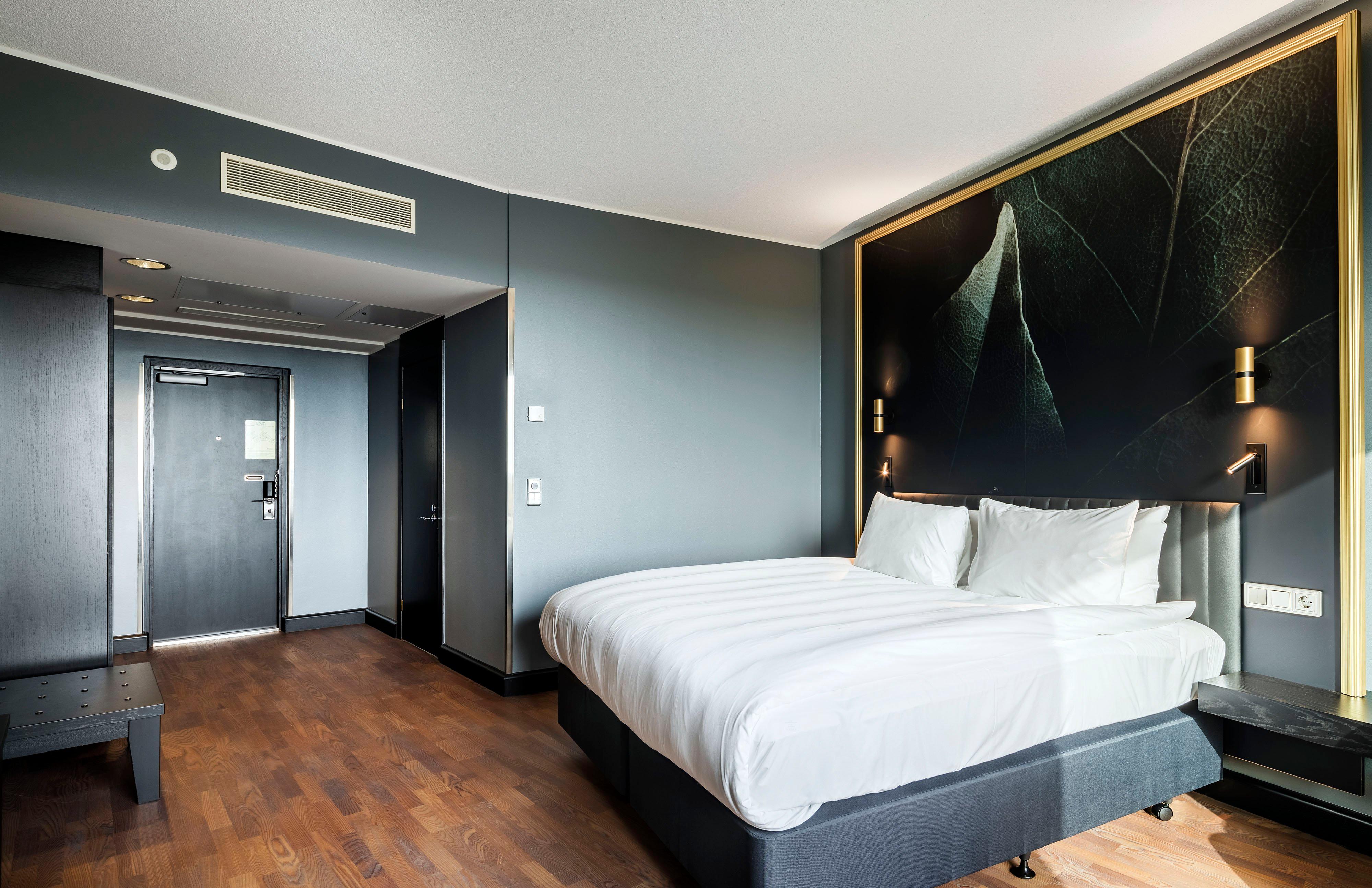 Double King Size Bed