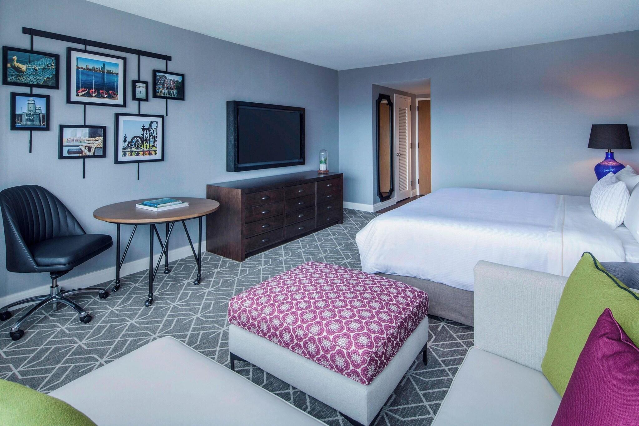 Quadruple Club Two Queen Beds