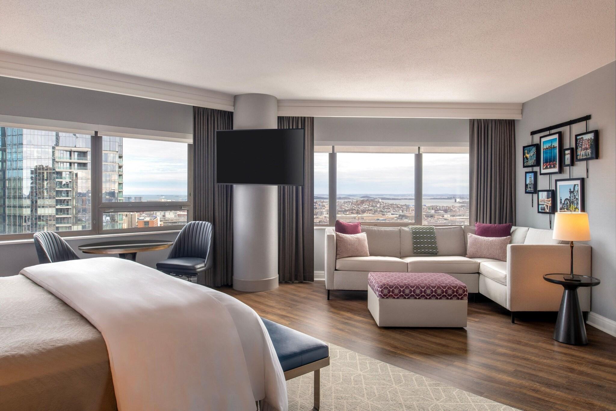 Studio City View King Bed