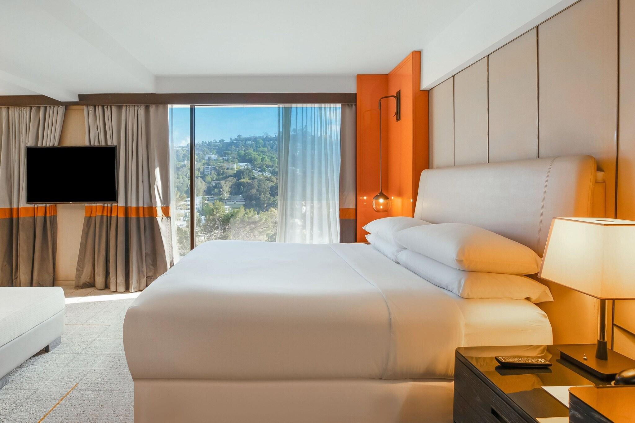 Junior Suite King Size Bed