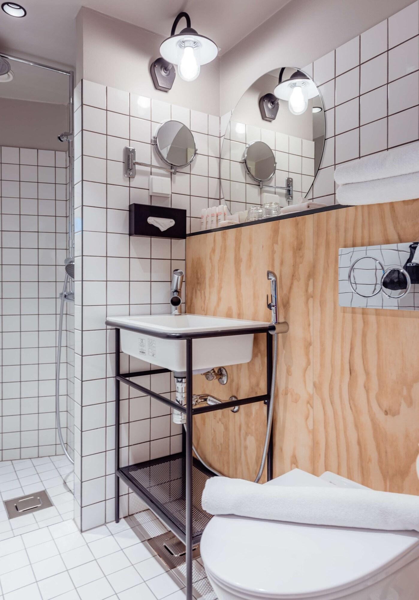 Double Premium King Bed