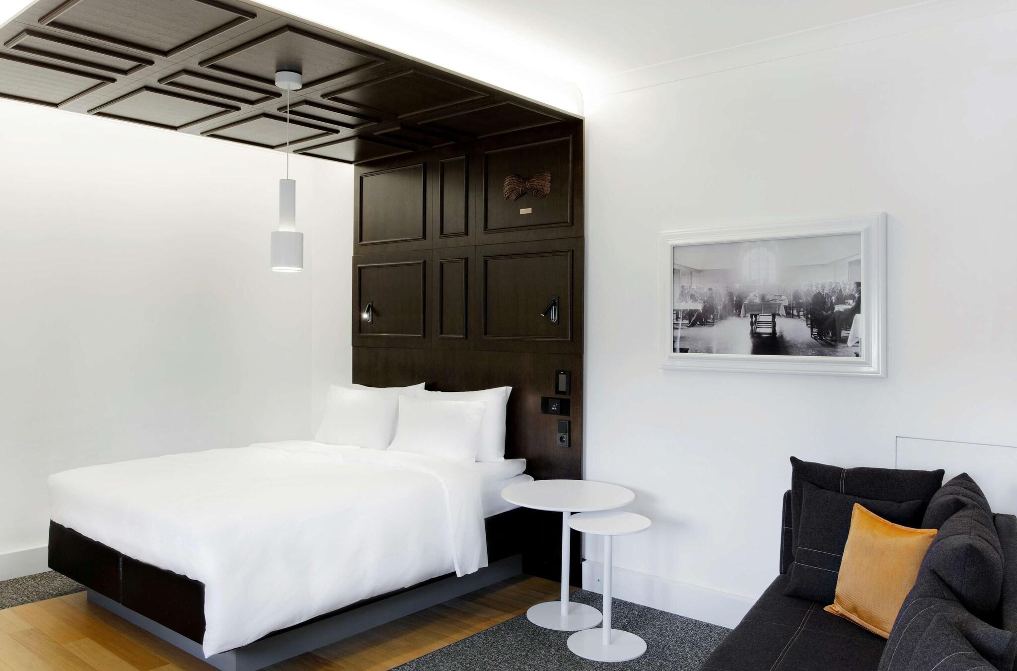 Junior Suite King Size Bed