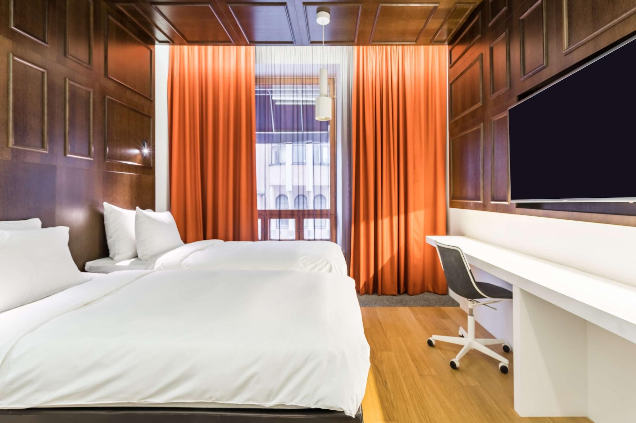 Double Queen Size Bed